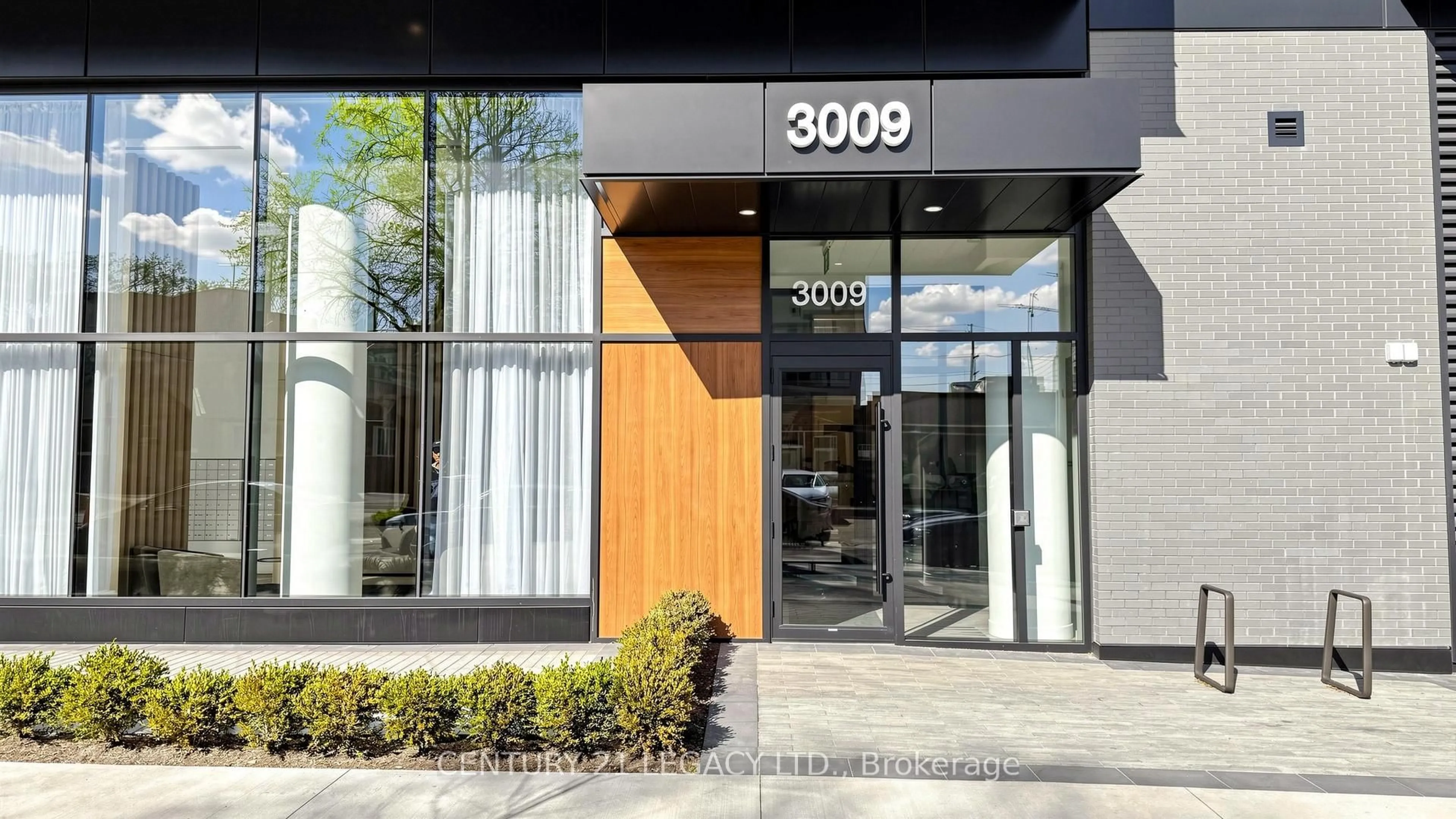 Indoor foyer for 3009 Novar Rd #628, Mississauga Ontario L5B 0P9