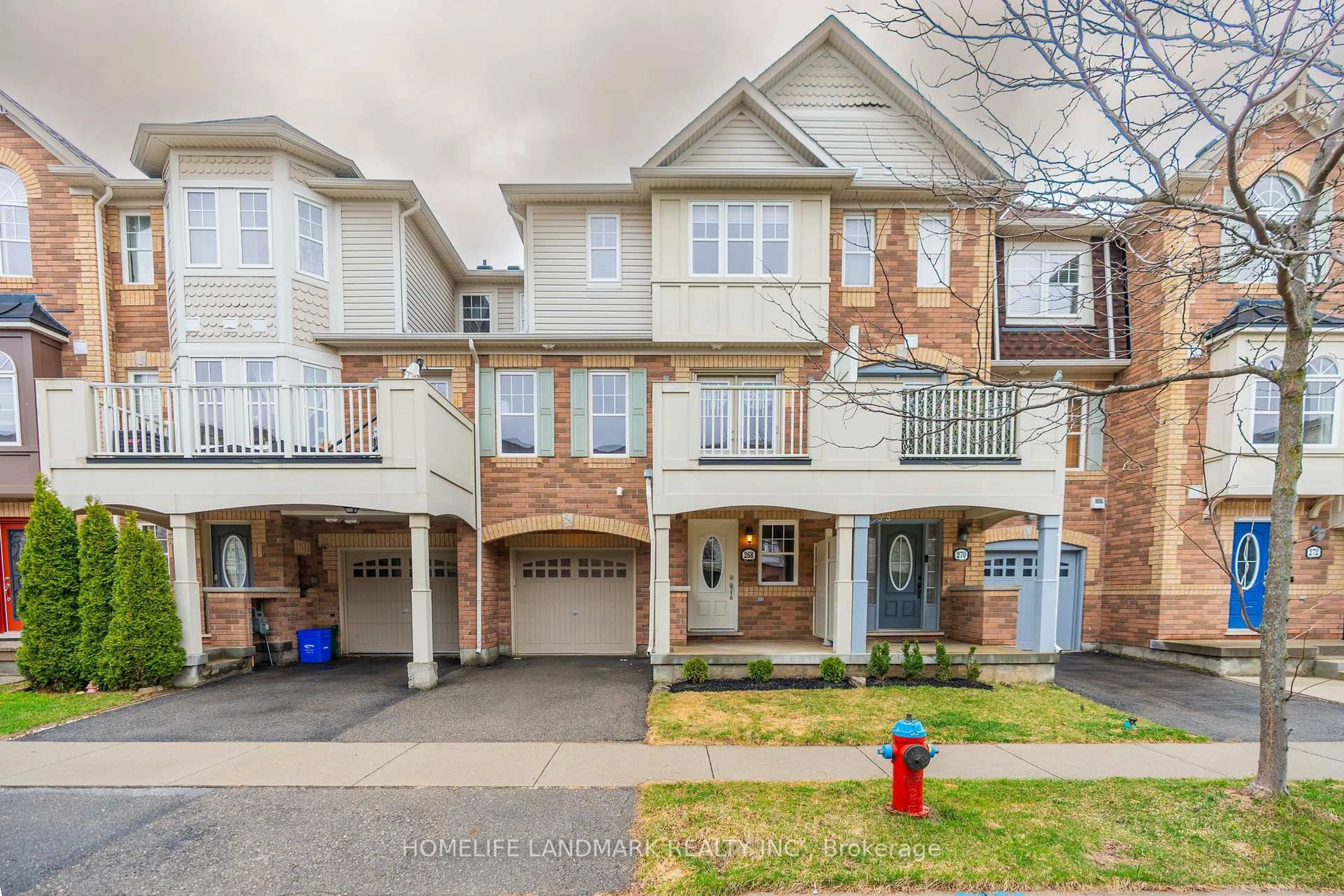 A pic from outside/outdoor area/front of a property/back of a property/a pic from drone, street for 268 Wetenhall Landing, Milton Ontario L9T 7B7