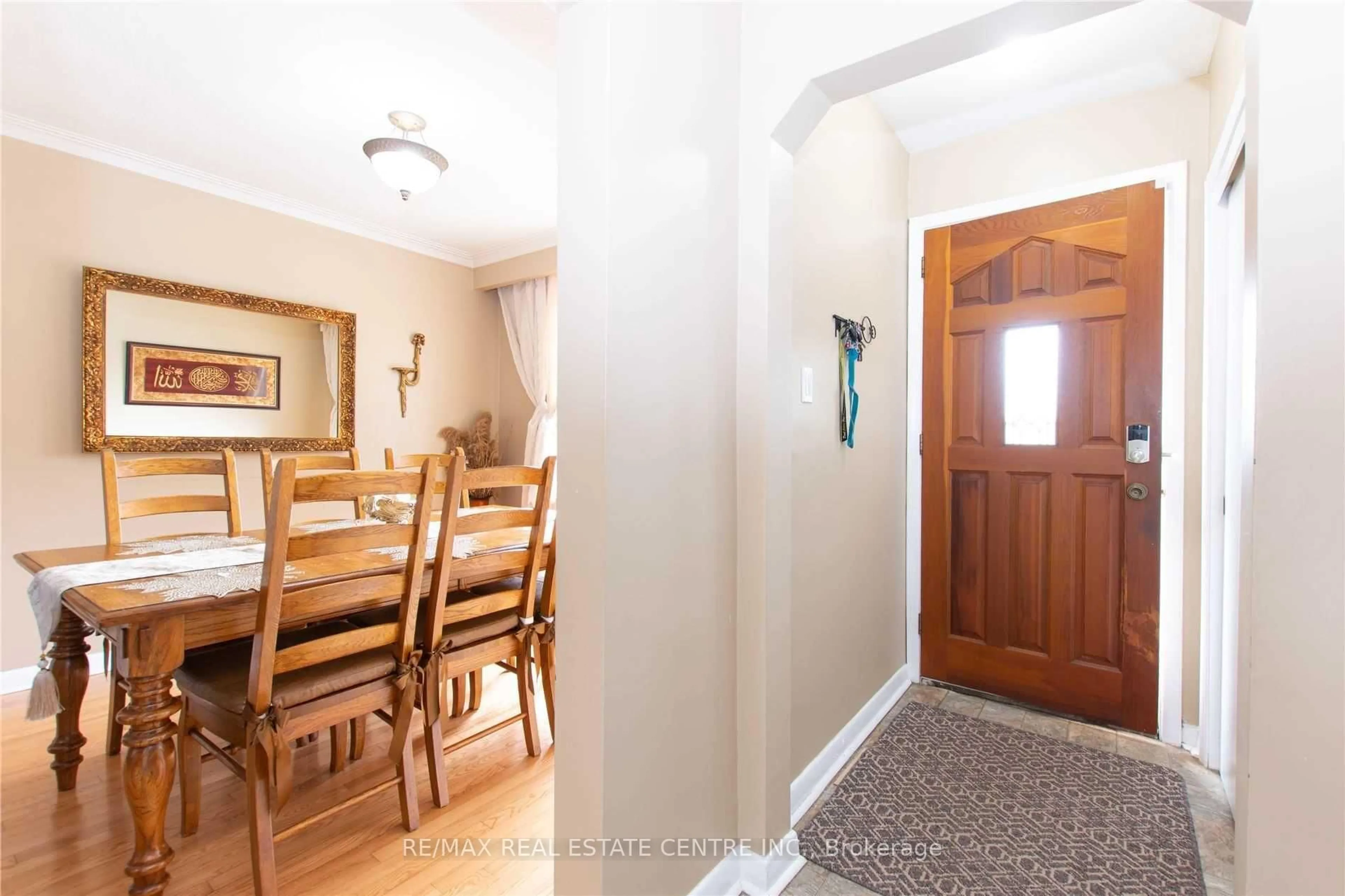 Dining room, unknown for 539 Weynway Crt, Oakville Ontario L6L 4G8