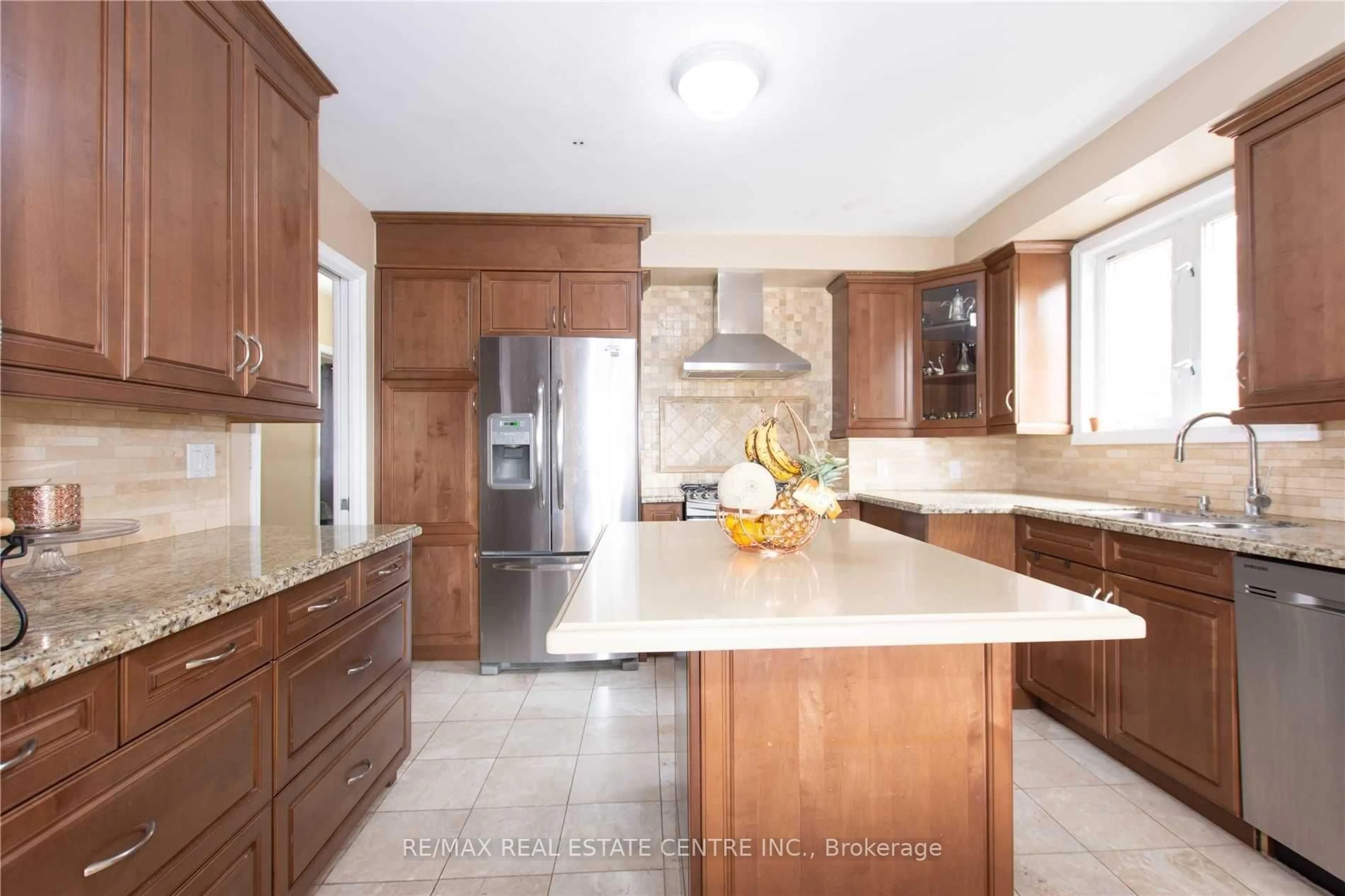 Unknown for 539 Weynway Crt, Oakville Ontario L6L 4G8