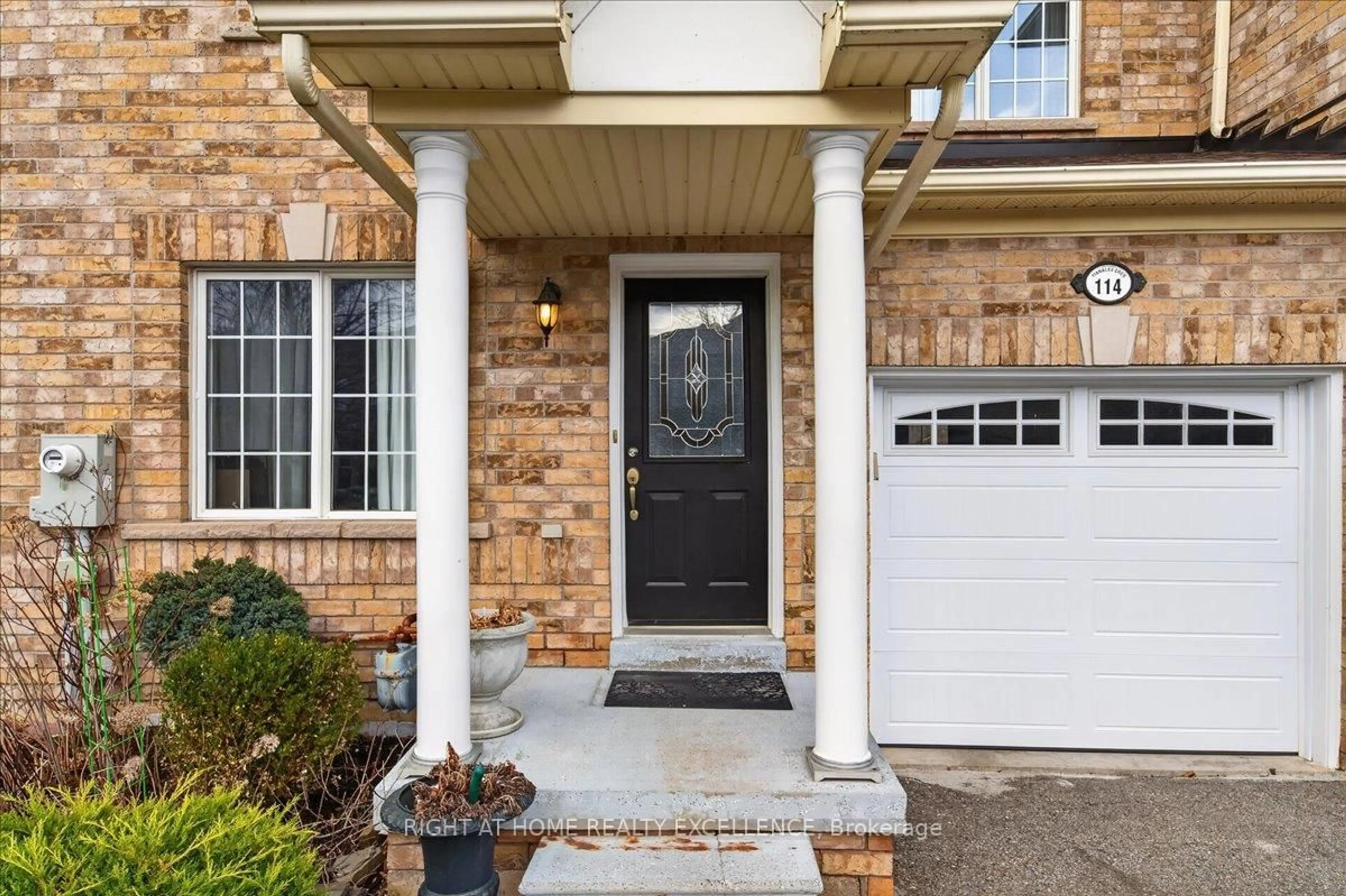 Unknown for 114 Tianalee Cres, Brampton Ontario L7A 2K8