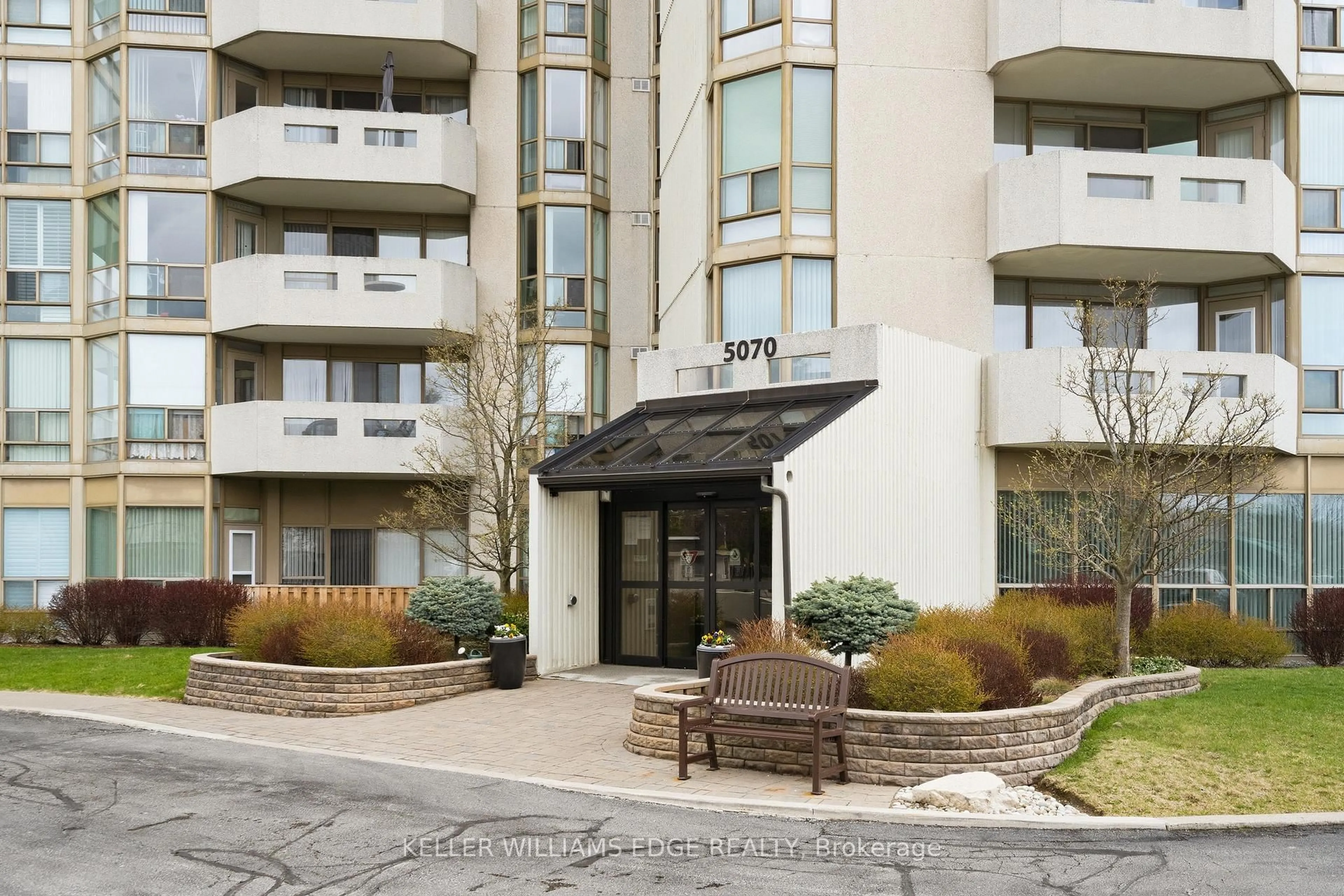 Unknown for 5070 Pinedale Ave #407, Burlington Ontario L7L 5V6