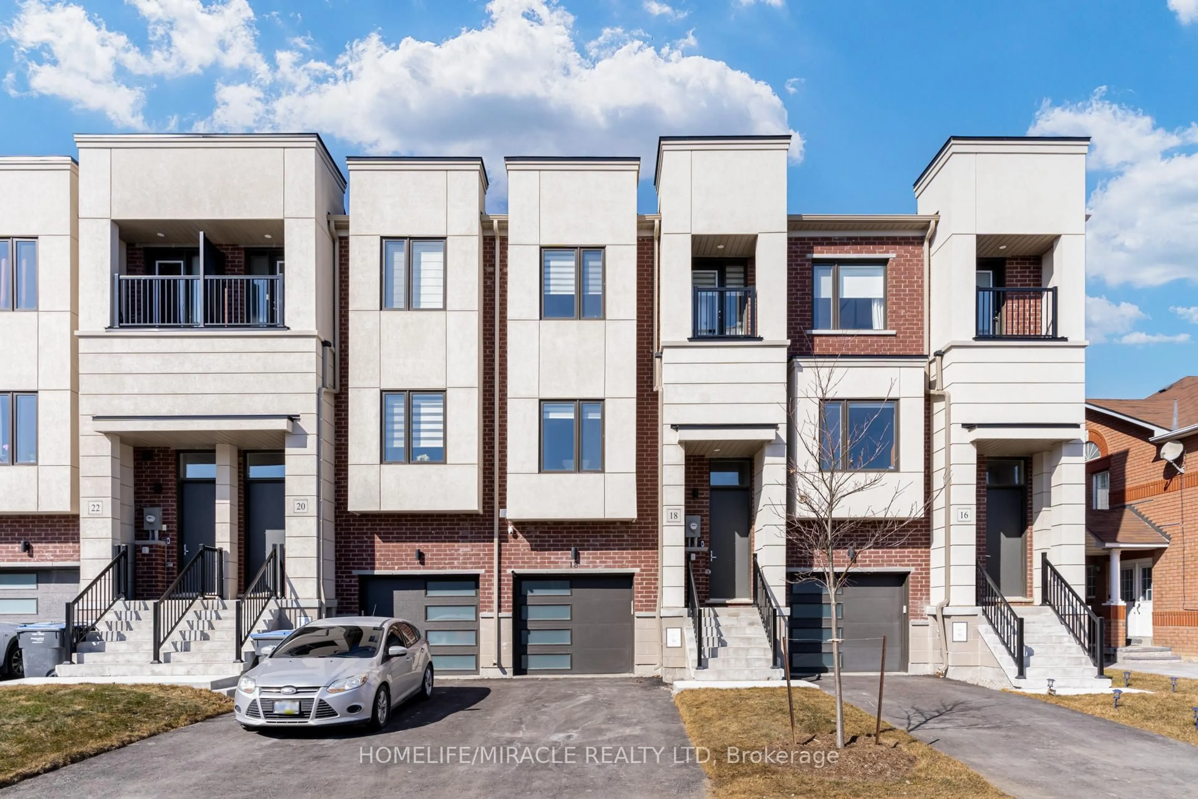 Home with brick exterior material, street for 18 Queensland Cres, Caledon Ontario L7E 2E1