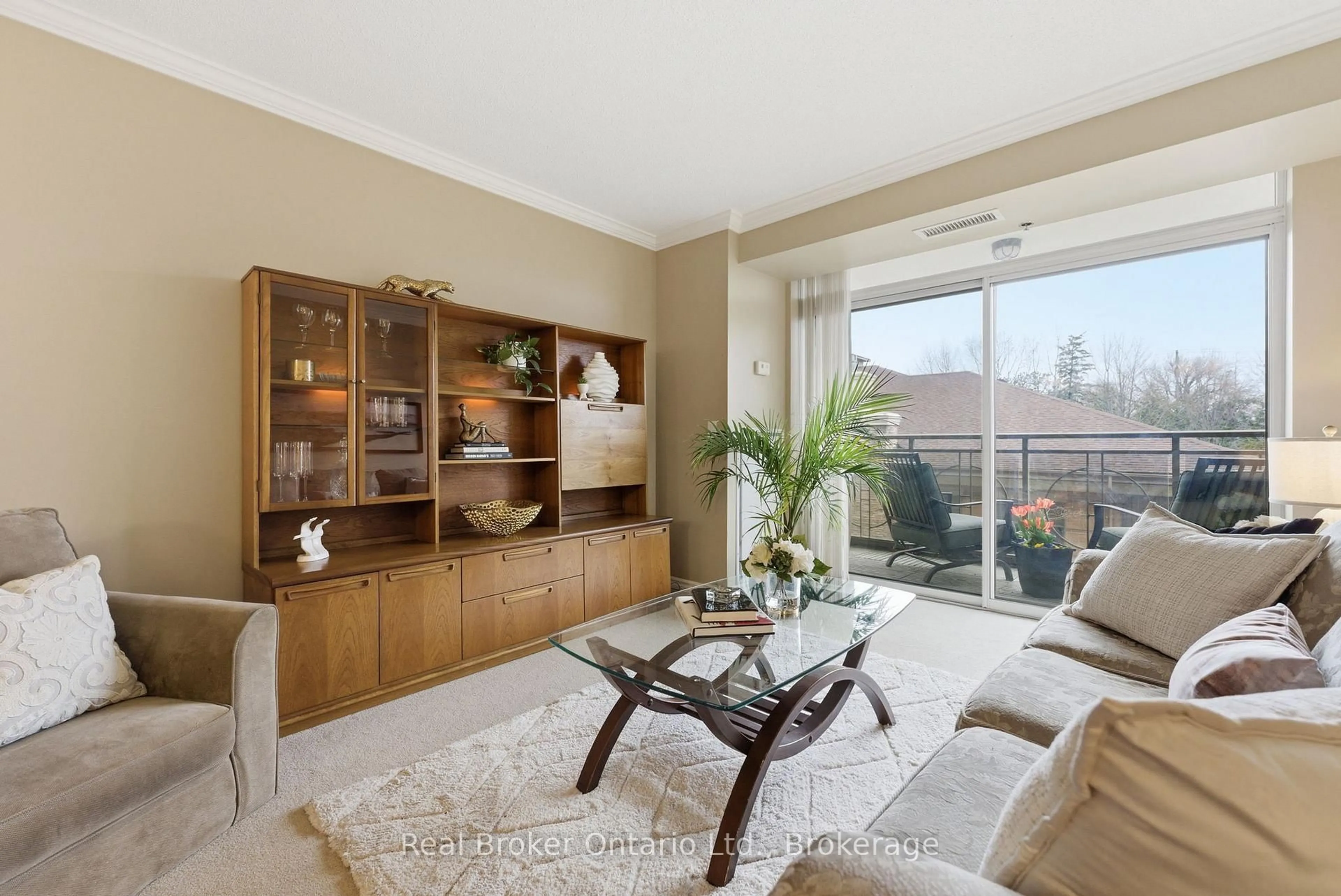 Living room with furniture, unknown for 100 Burloak Dr #1217, Burlington Ontario L7L 6P6