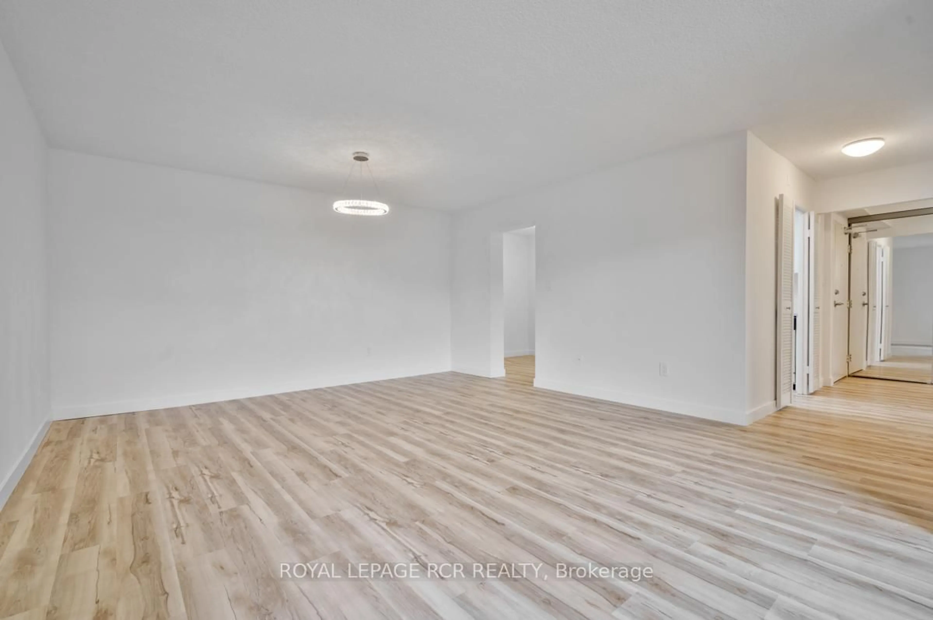A pic of a room for 1535 Lakeshore Rd #205, Mississauga Ontario L5E 3E2