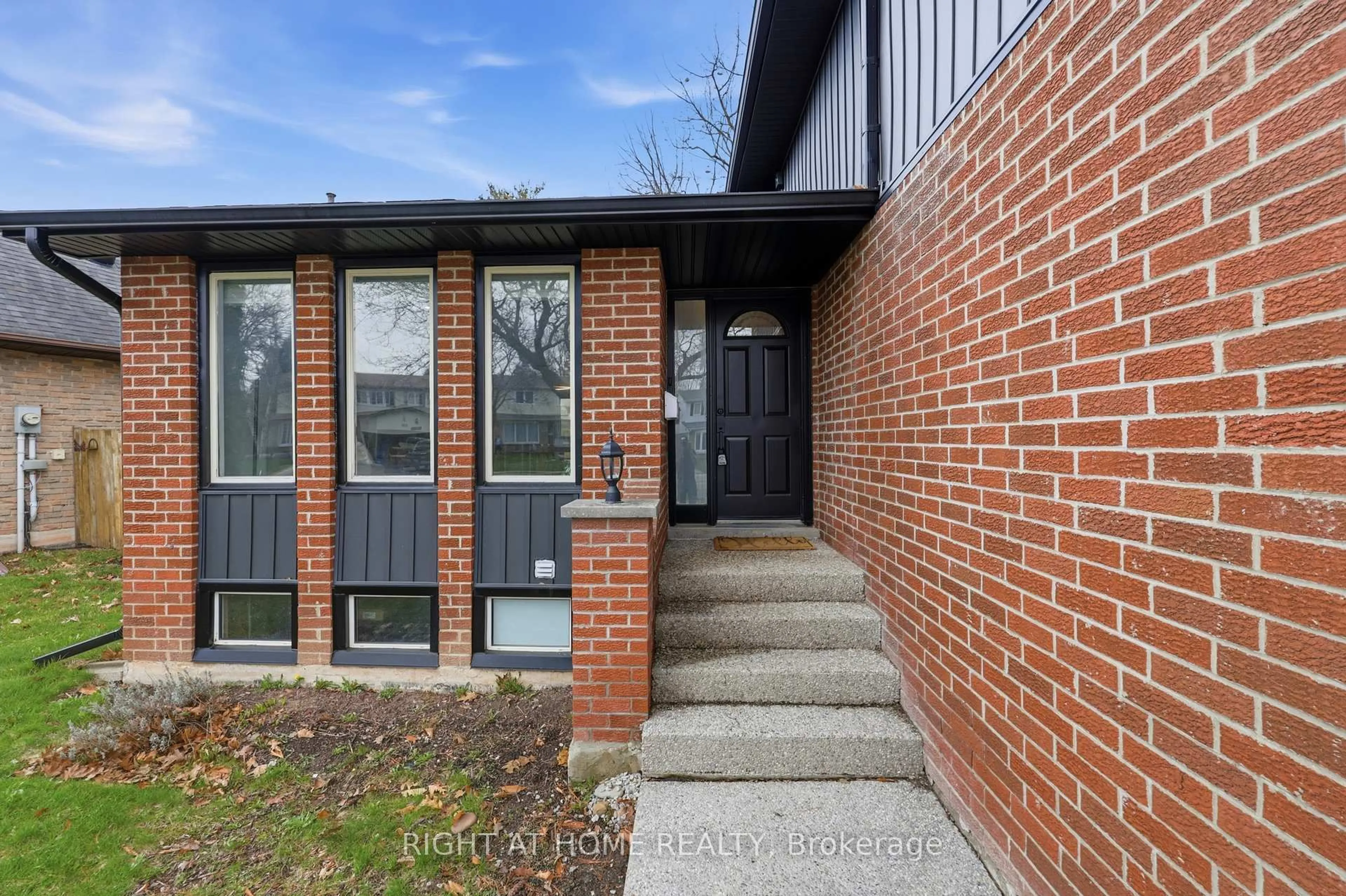 Home with brick exterior material, street for 2458 Cavendish Dr, Burlington Ontario L7P 3T8