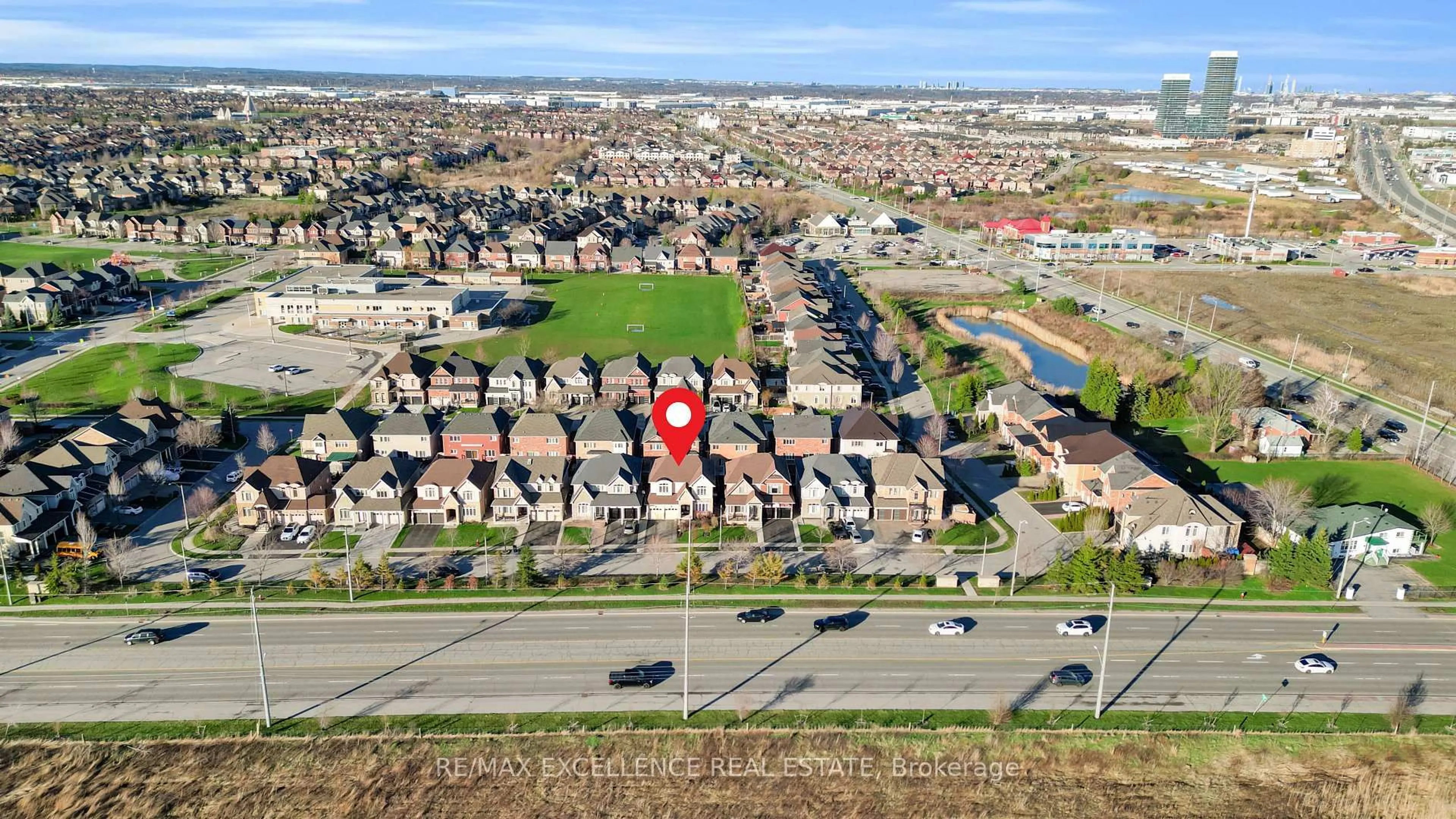A pic from outside/outdoor area/front of a property/back of a property/a pic from drone, street for 40 Imperial Lakes Dr, Brampton Ontario L6P 2V3