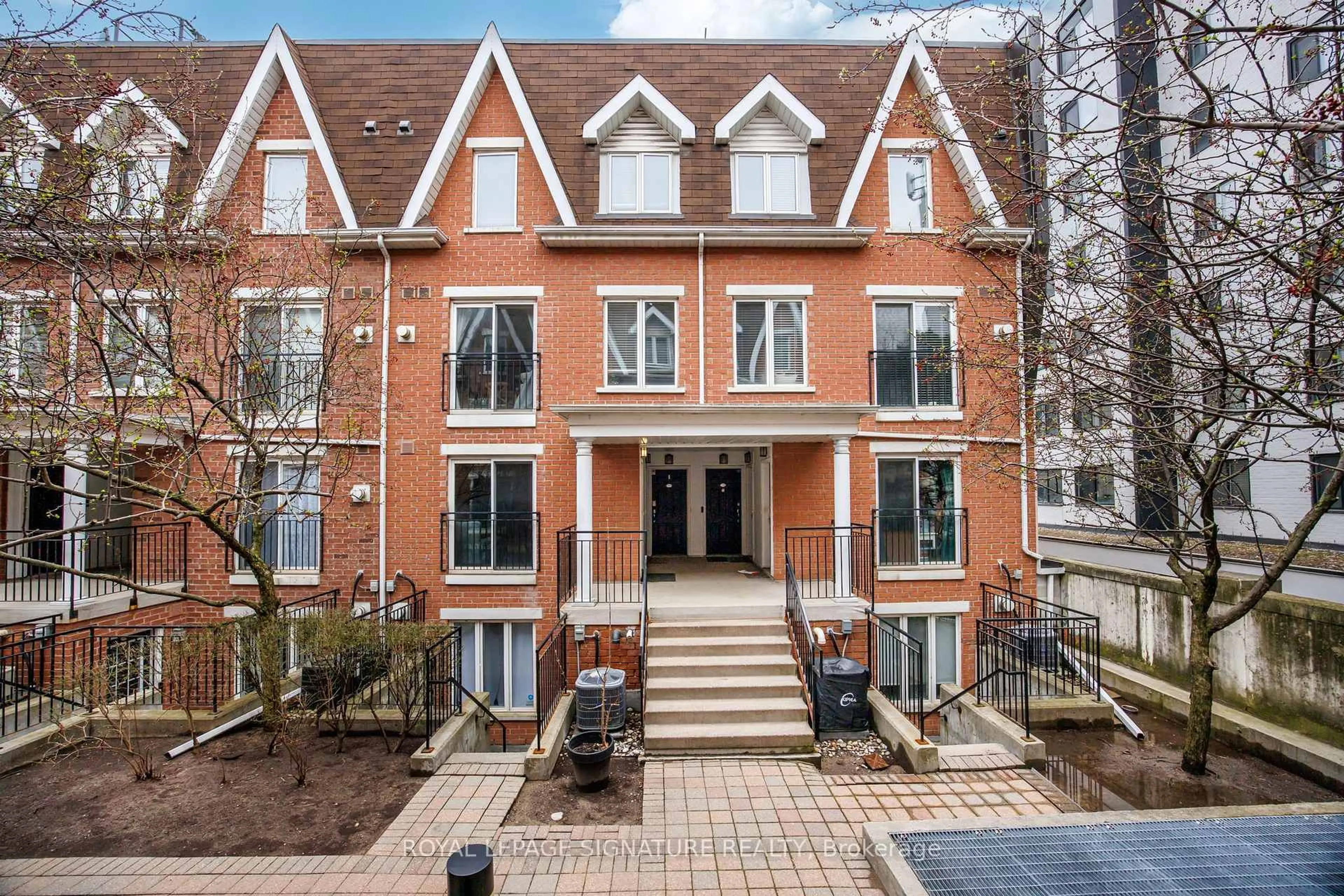 Home with brick exterior material, street for 16 Laidlaw St #929, Toronto Ontario M6K 1X2