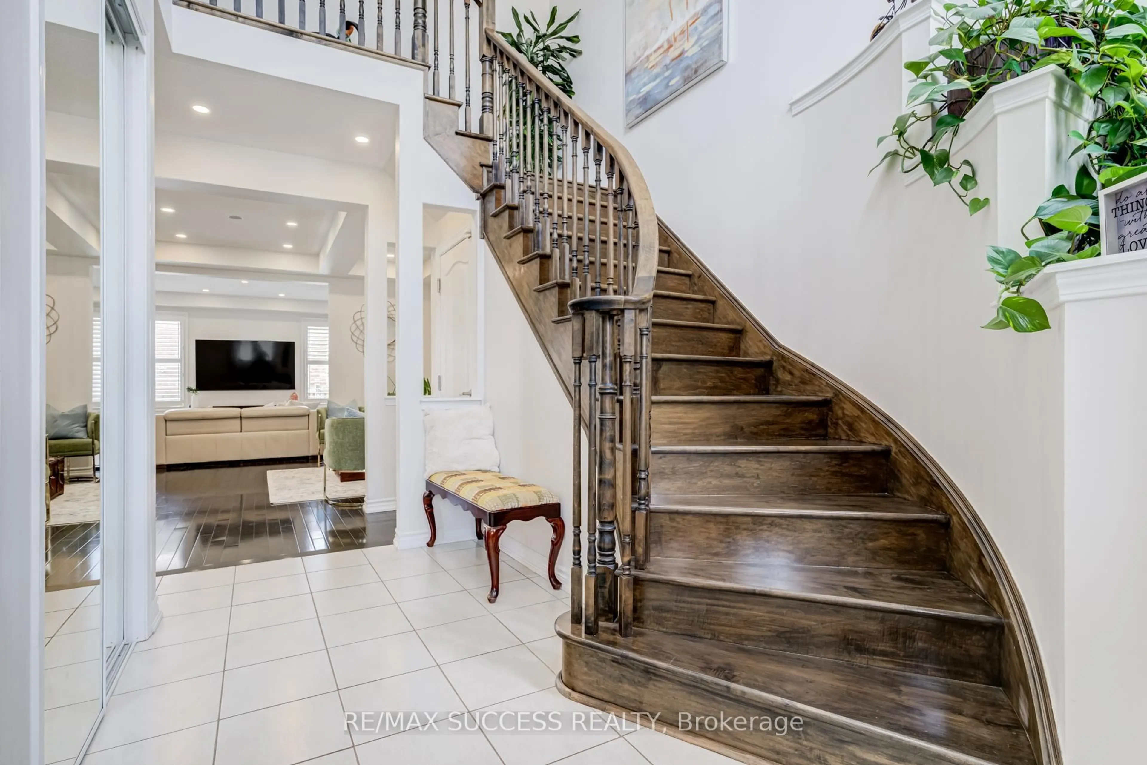 Unknown for 91 Tysonville Circ, Brampton Ontario L7A 4B2