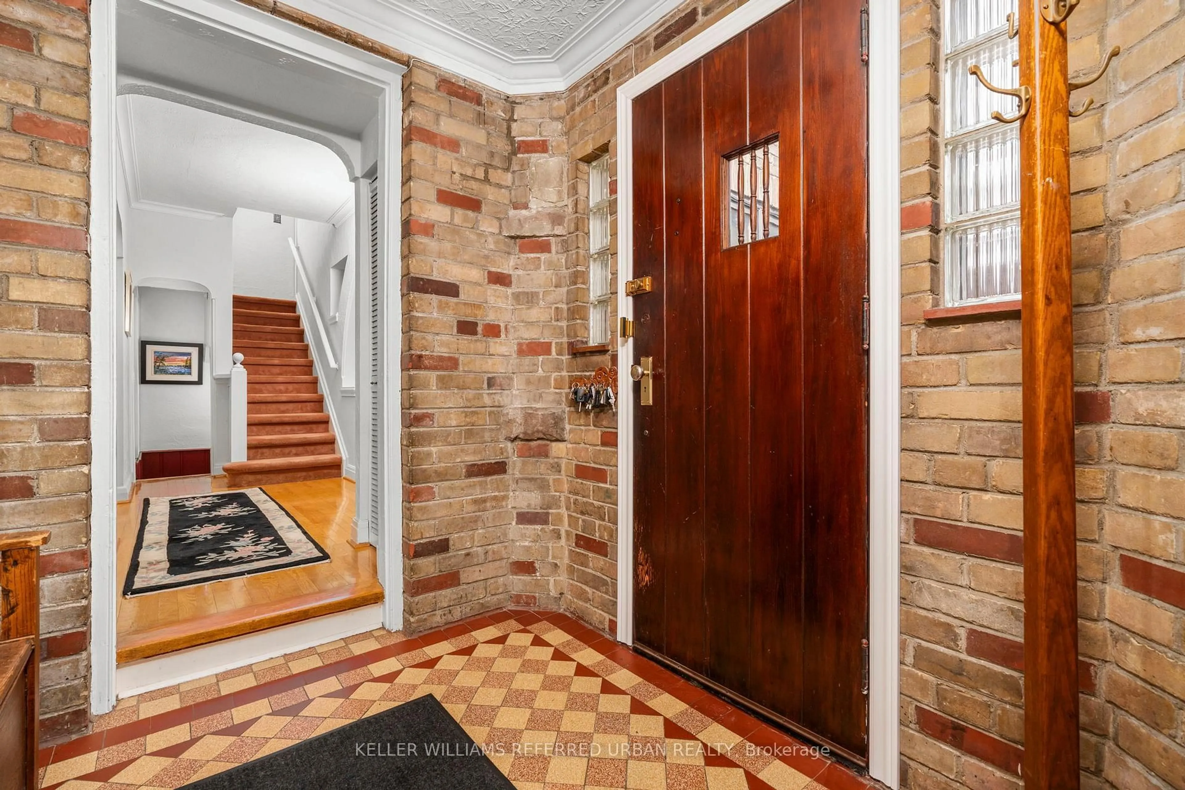 Indoor foyer for 10 Landour Ave, Toronto Ontario M6M 4J4