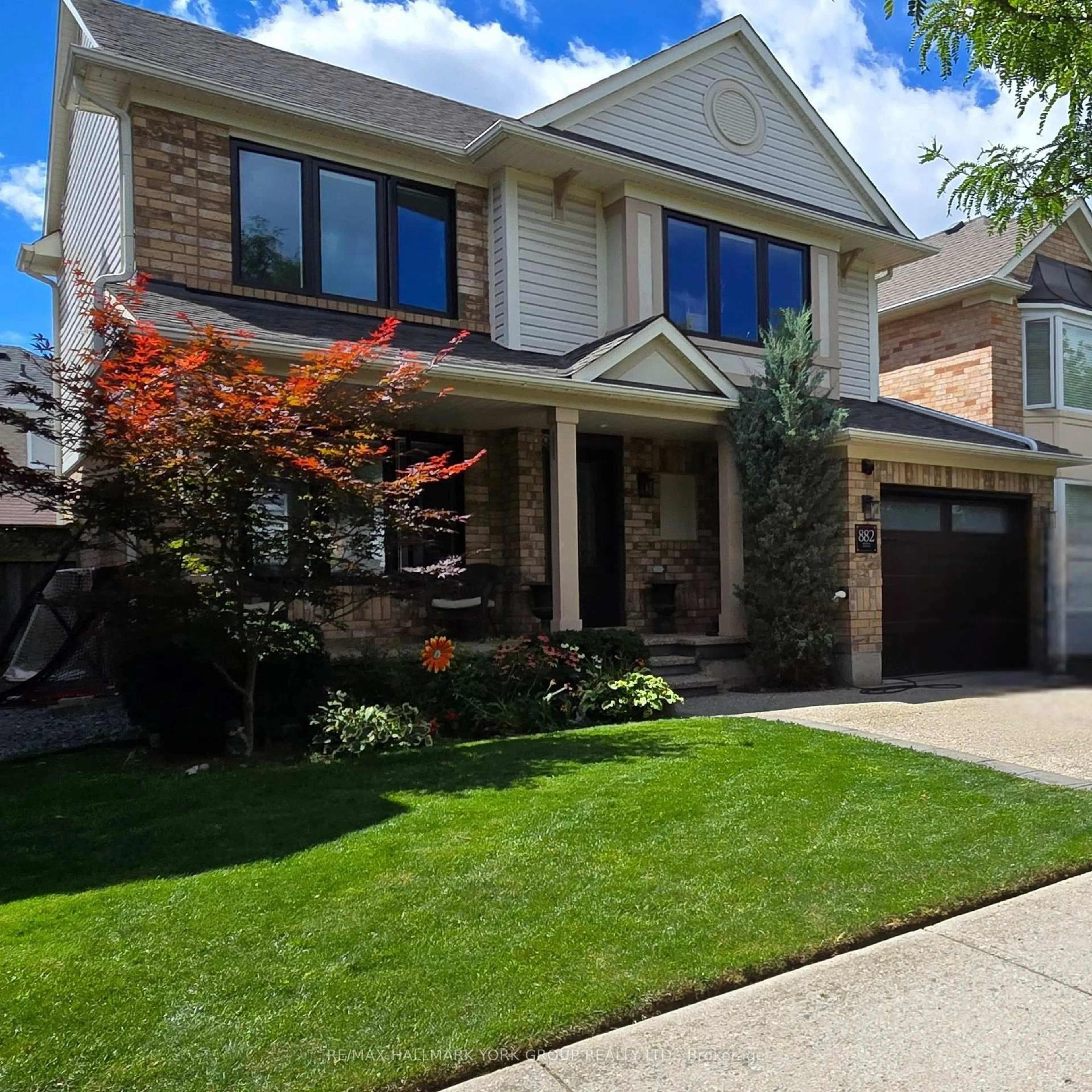 Home with brick exterior material, street for 882 McDuffe Cres, Milton Ontario L9T 6M7