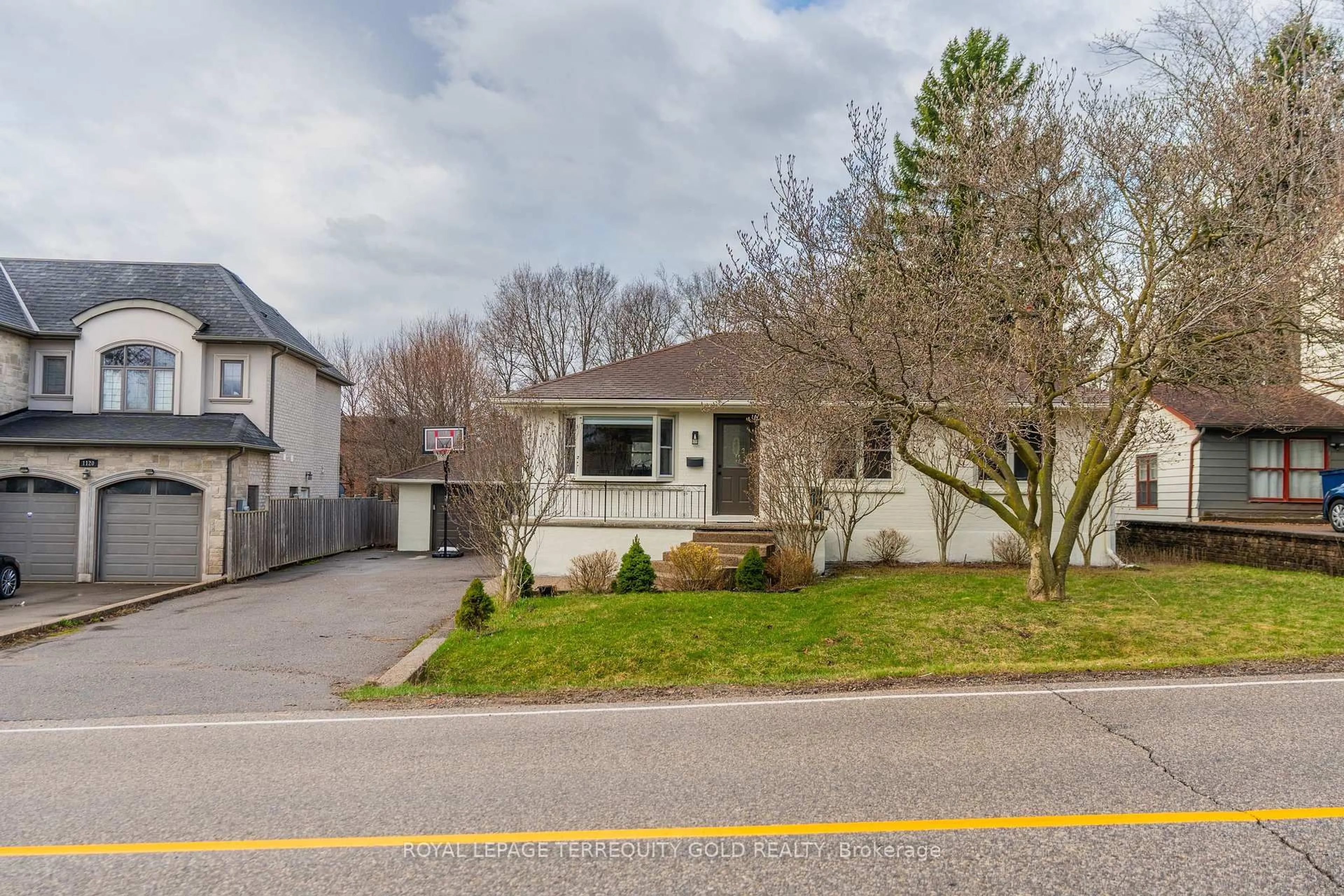 Unknown for 1124 Kent Ave, Oakville Ontario L6H 1Z8