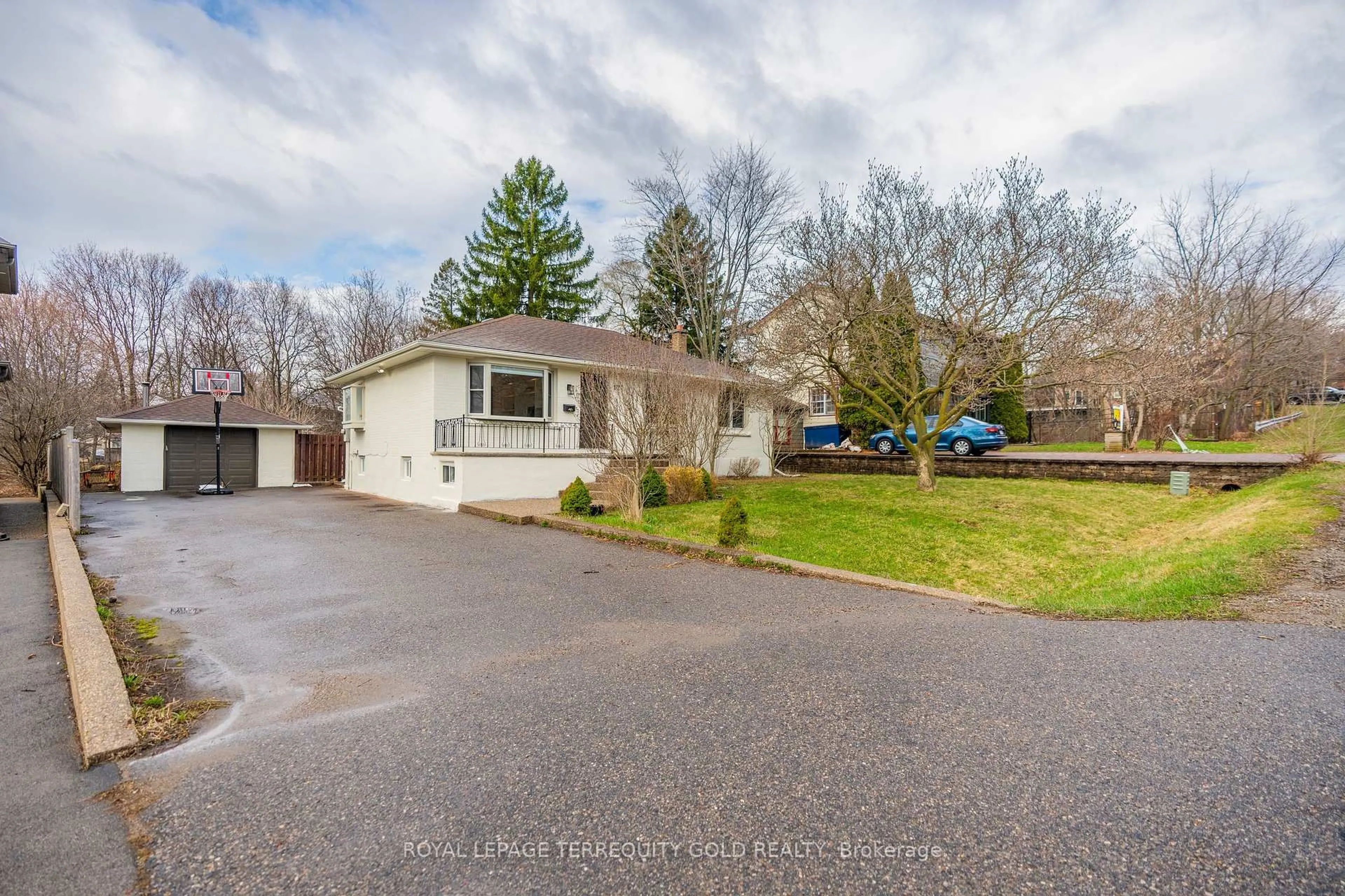 Unknown for 1124 Kent Ave, Oakville Ontario L6H 1Z8