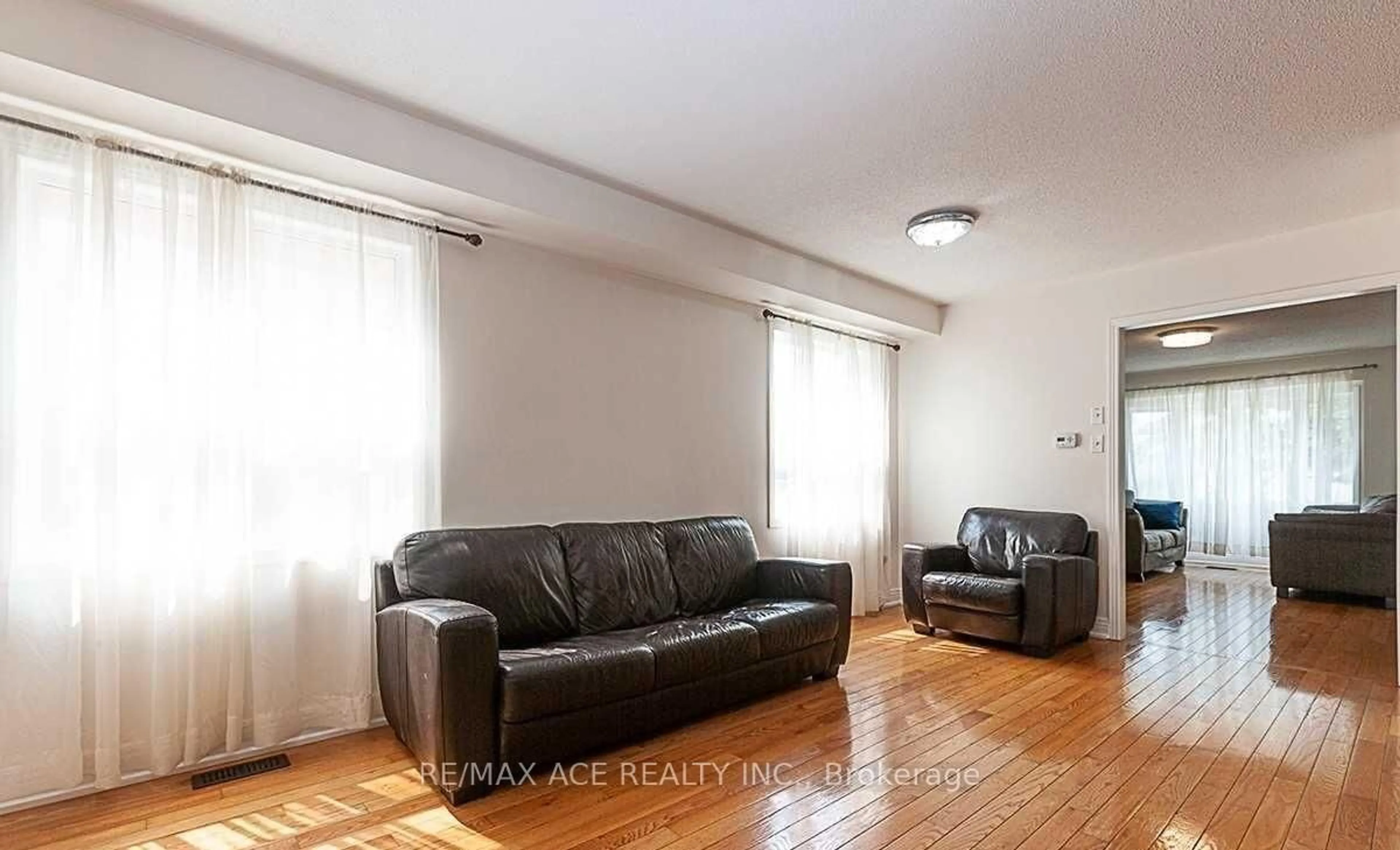 Living room with furniture, unknown for 36 Mauve Dr, Brampton Ontario L6P 2M8