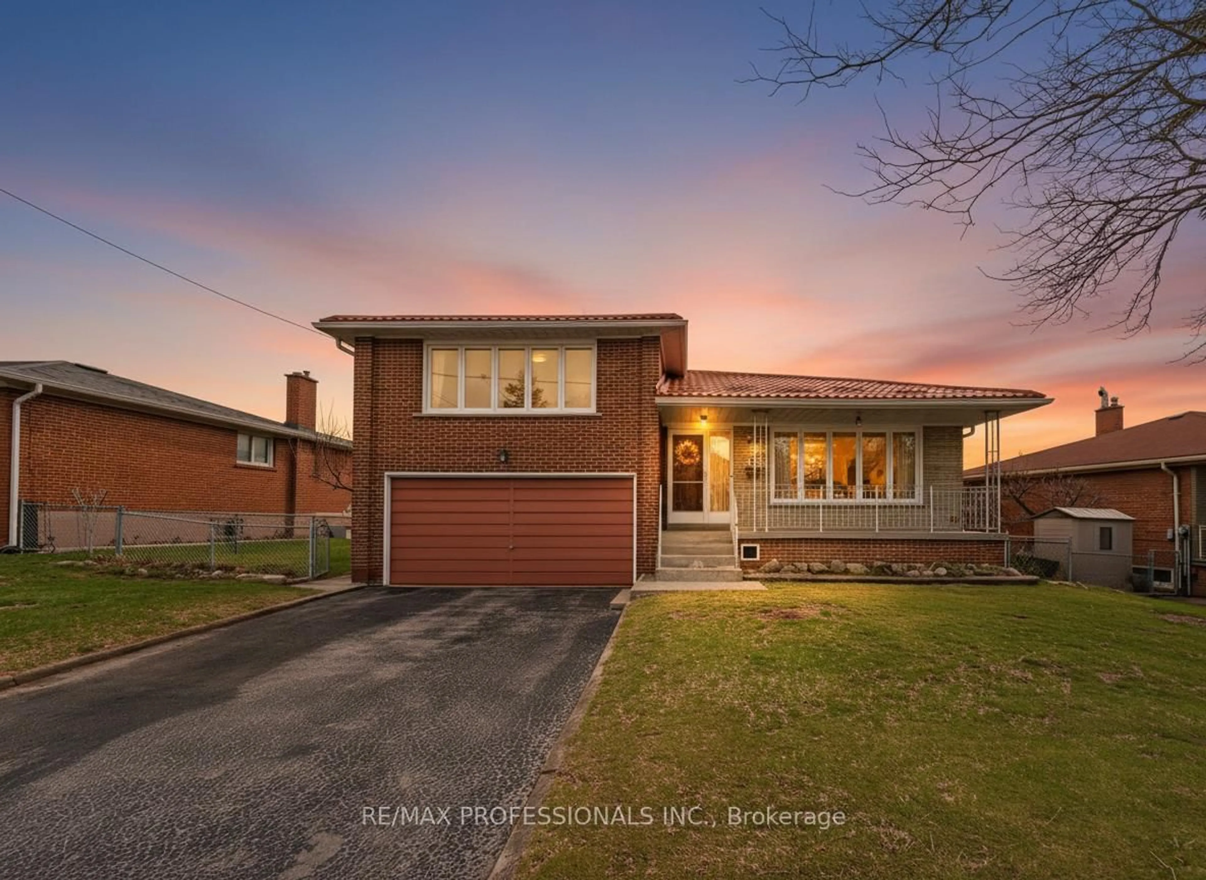 Unknown for 105 Rowntree Mill Rd, Toronto Ontario M9L 1C7