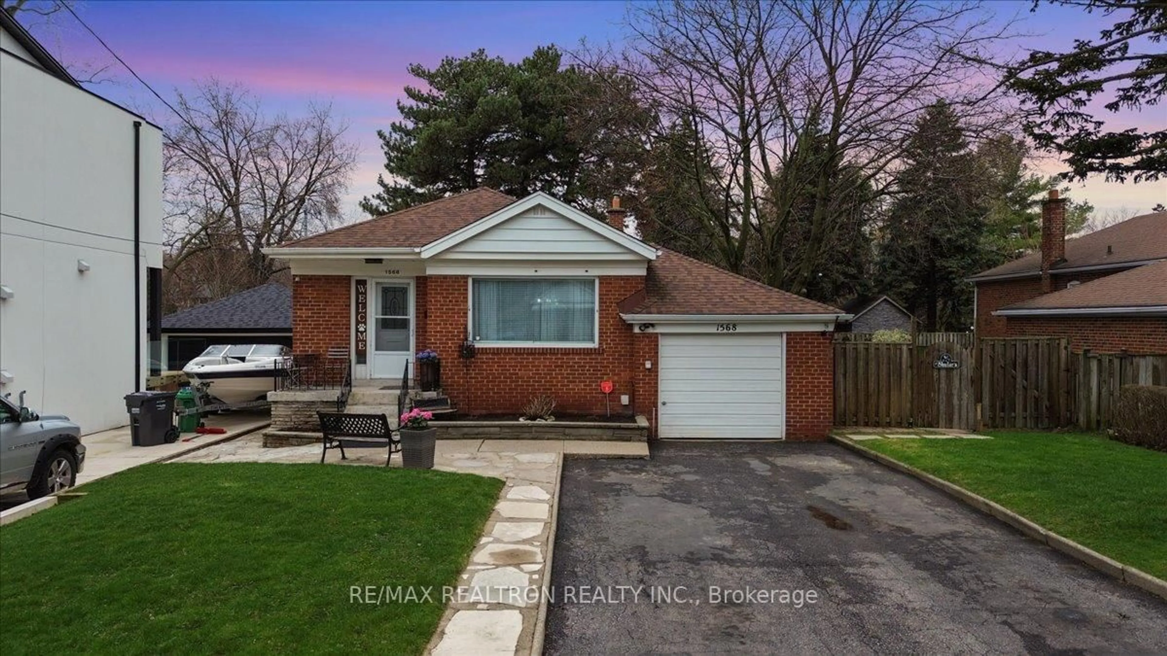 Home with brick exterior material, street for 1568 Asgard Dr, Mississauga Ontario L5E 2B8