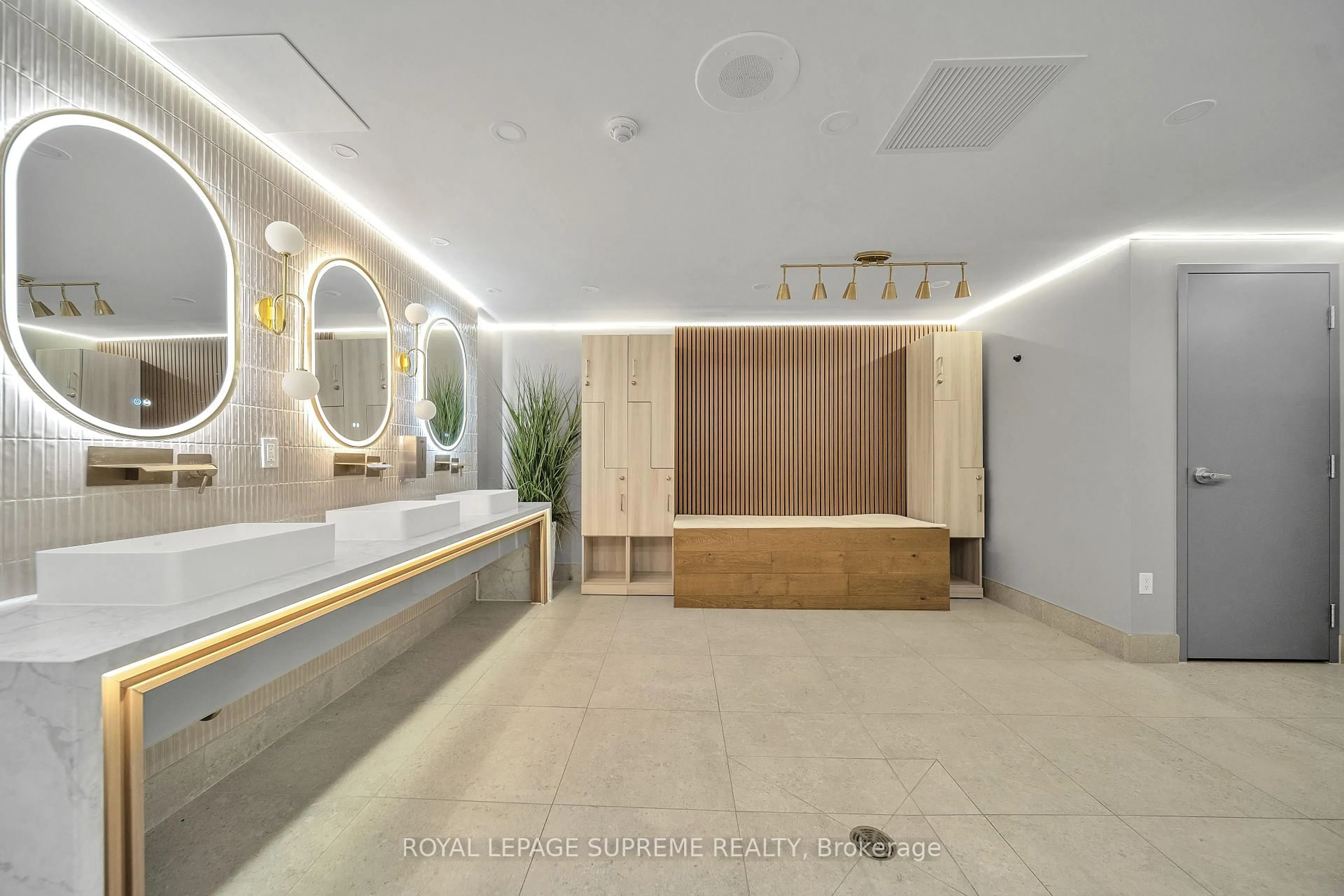 Lobby for 75 Emmett Ave #910, Toronto Ontario M6M 5A7