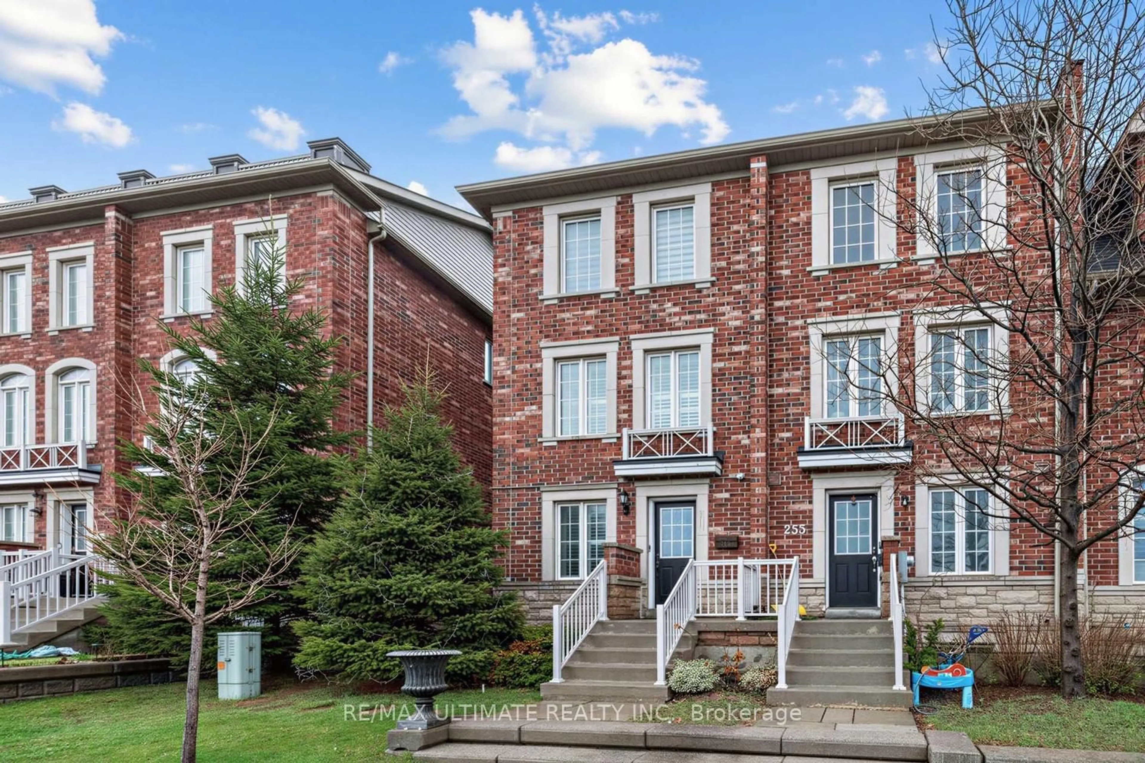 Home with brick exterior material, unknown for 255 Torbarrie Rd, Toronto Ontario M3L 0E2