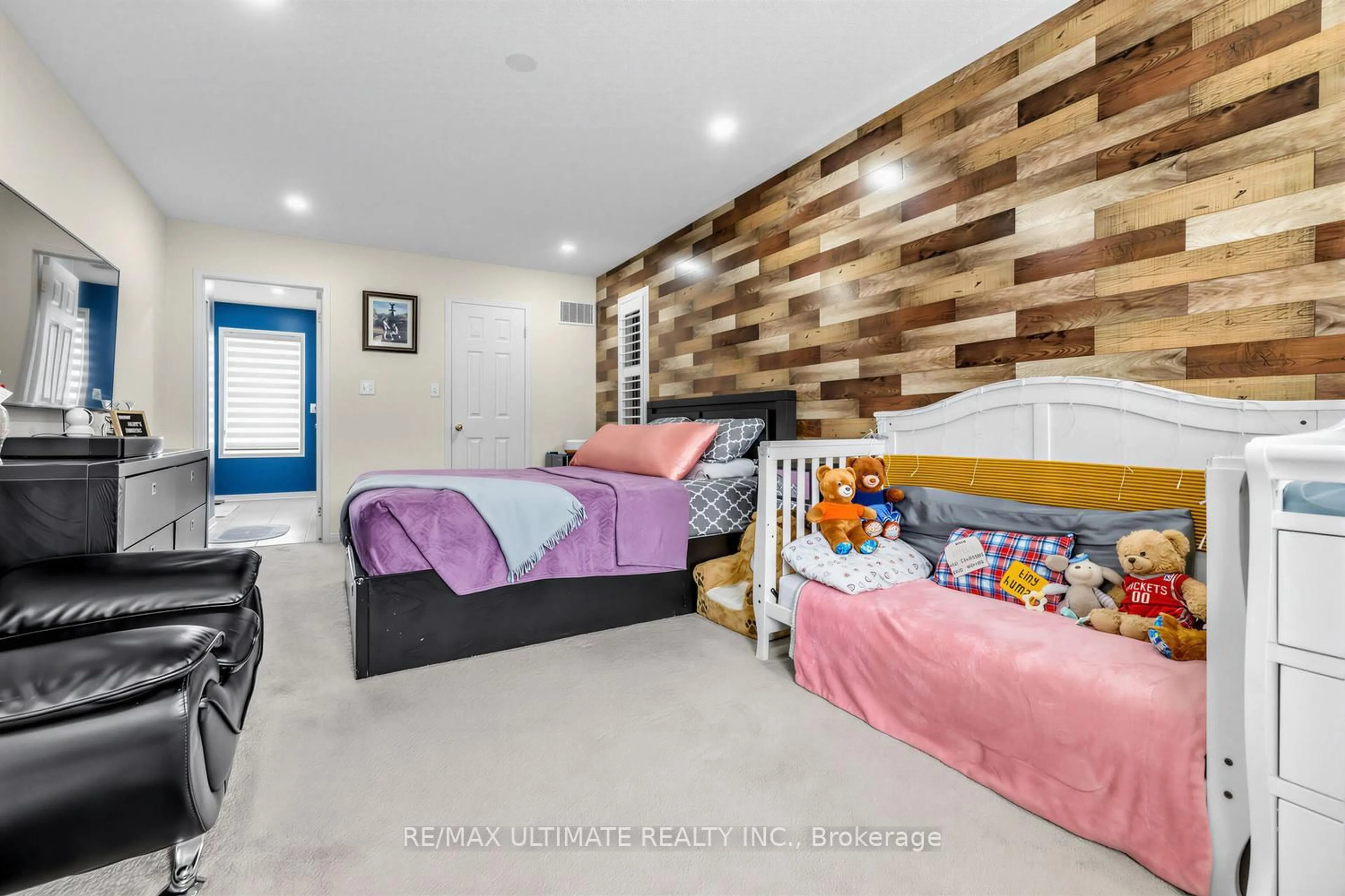 Bedroom with bed, unknown for 255 Torbarrie Rd, Toronto Ontario M3L 0E2