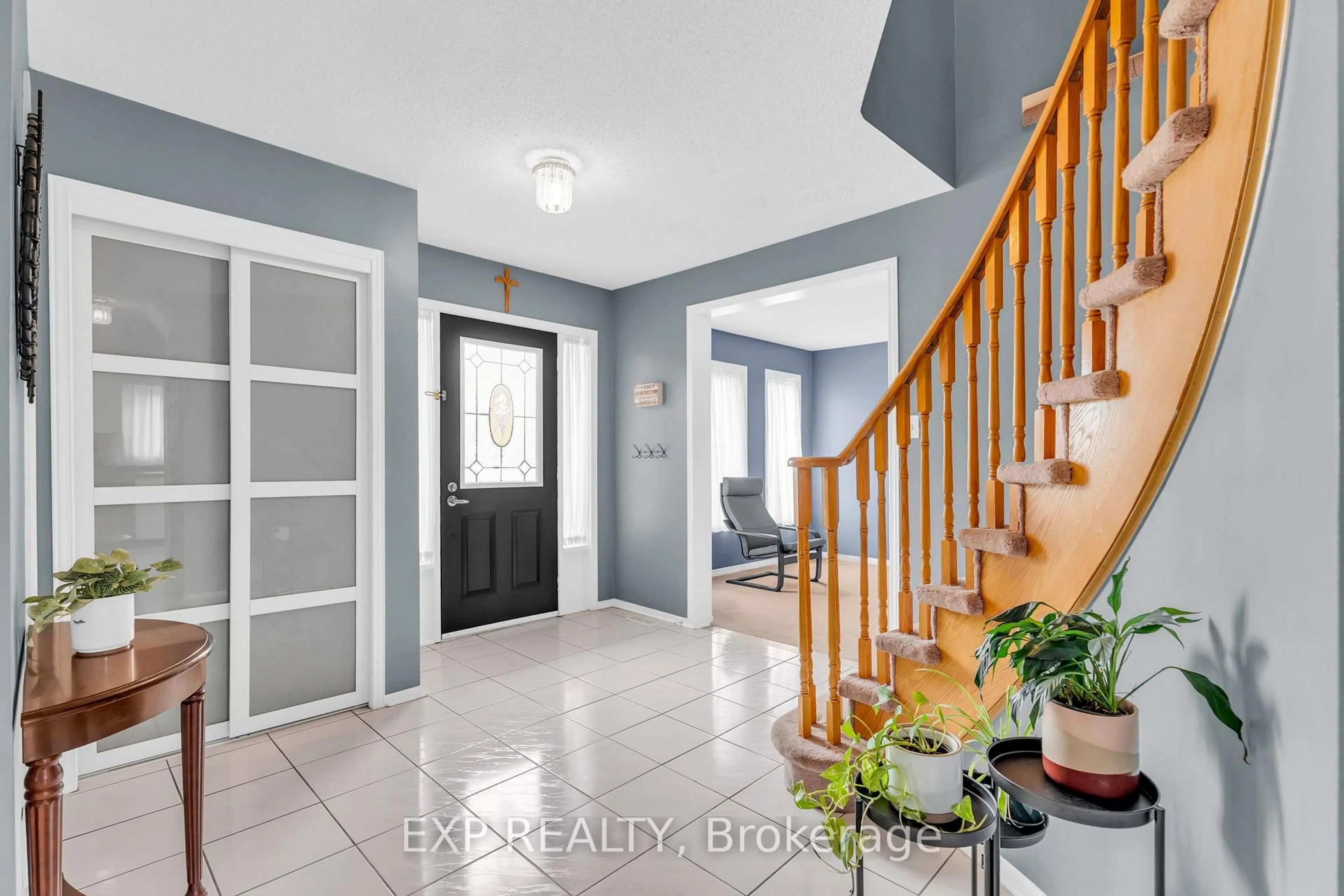 Indoor entryway for 22 Bristol Ave, Brampton Ontario L6X 2B3