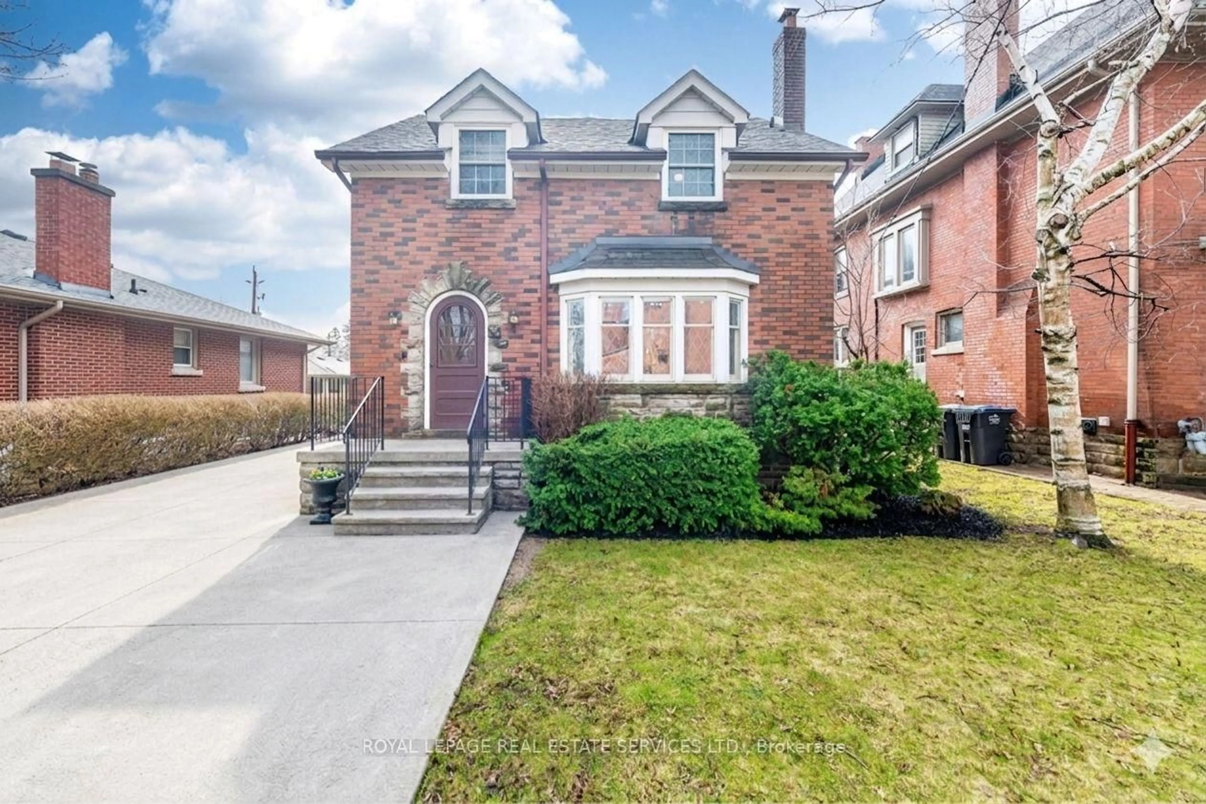 Home with brick exterior material, street for 51 Wellington St, Brampton Ontario L6W 1Y3