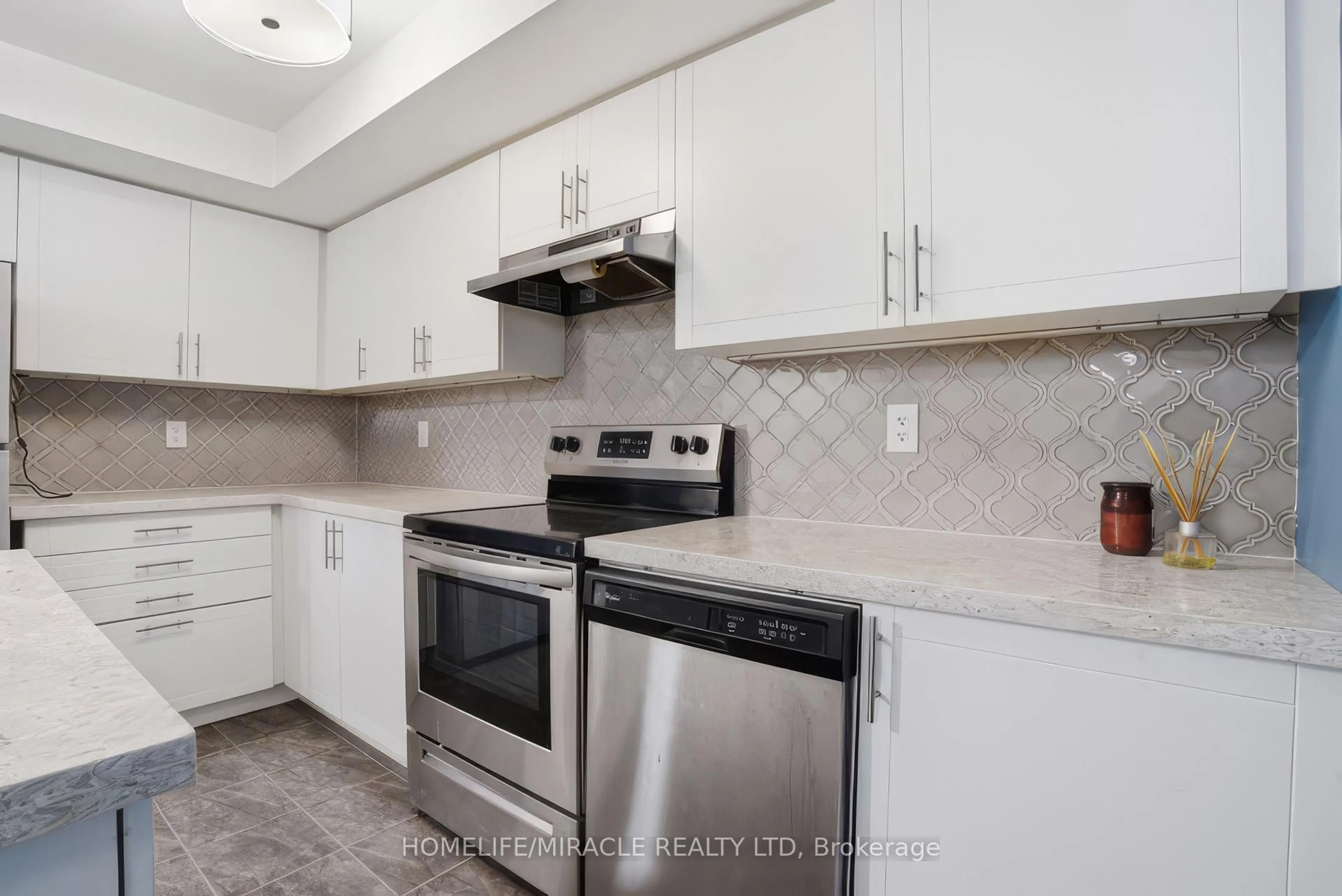Standard kitchen, ceramic/tile floor for 2420 Baronwood Dr #8-01, Oakville Ontario L6M 0X6