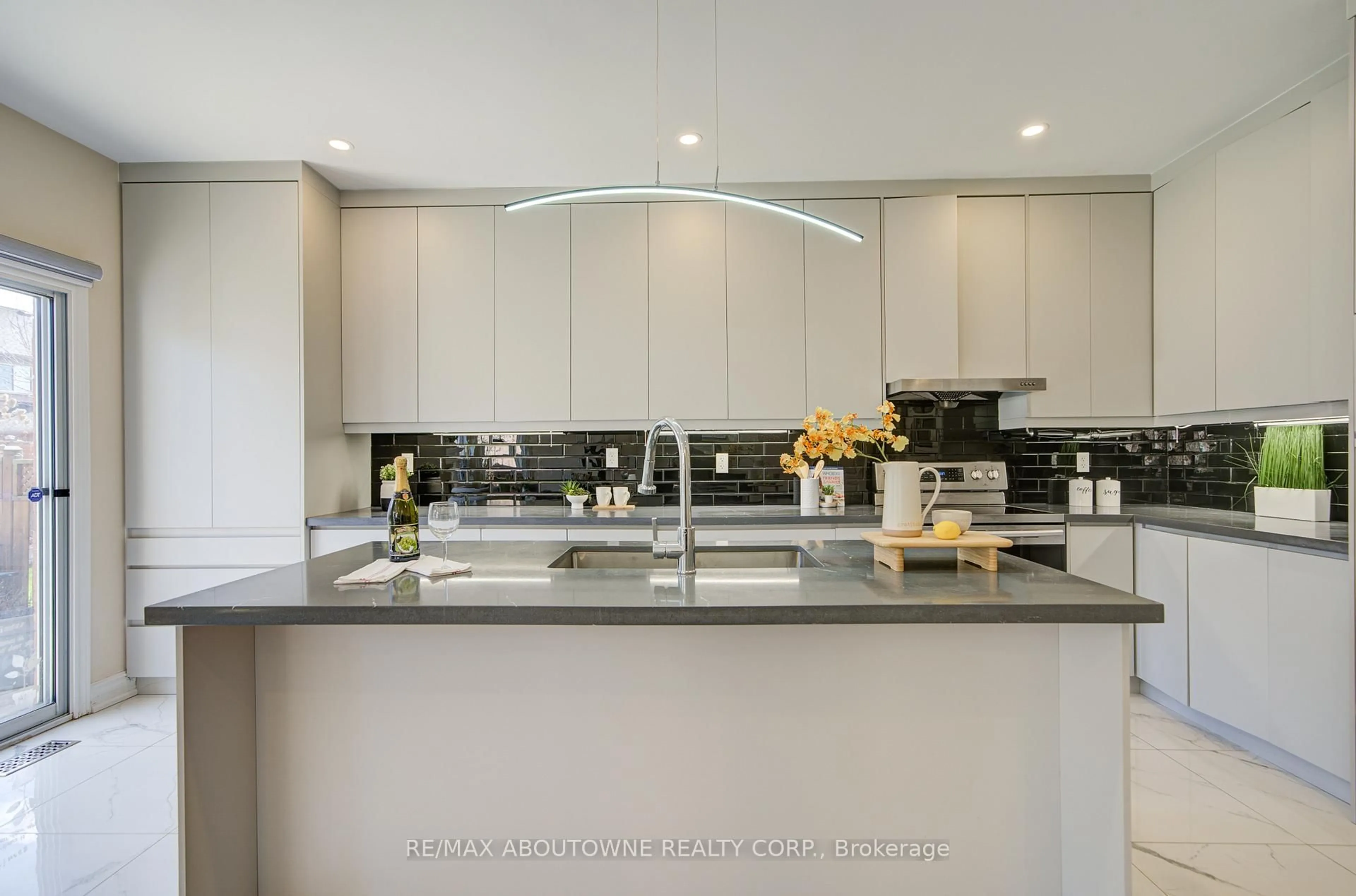 Contemporary kitchen, ceramic/tile floor for 2181 Stratus Dr, Oakville Ontario L6M 4W5