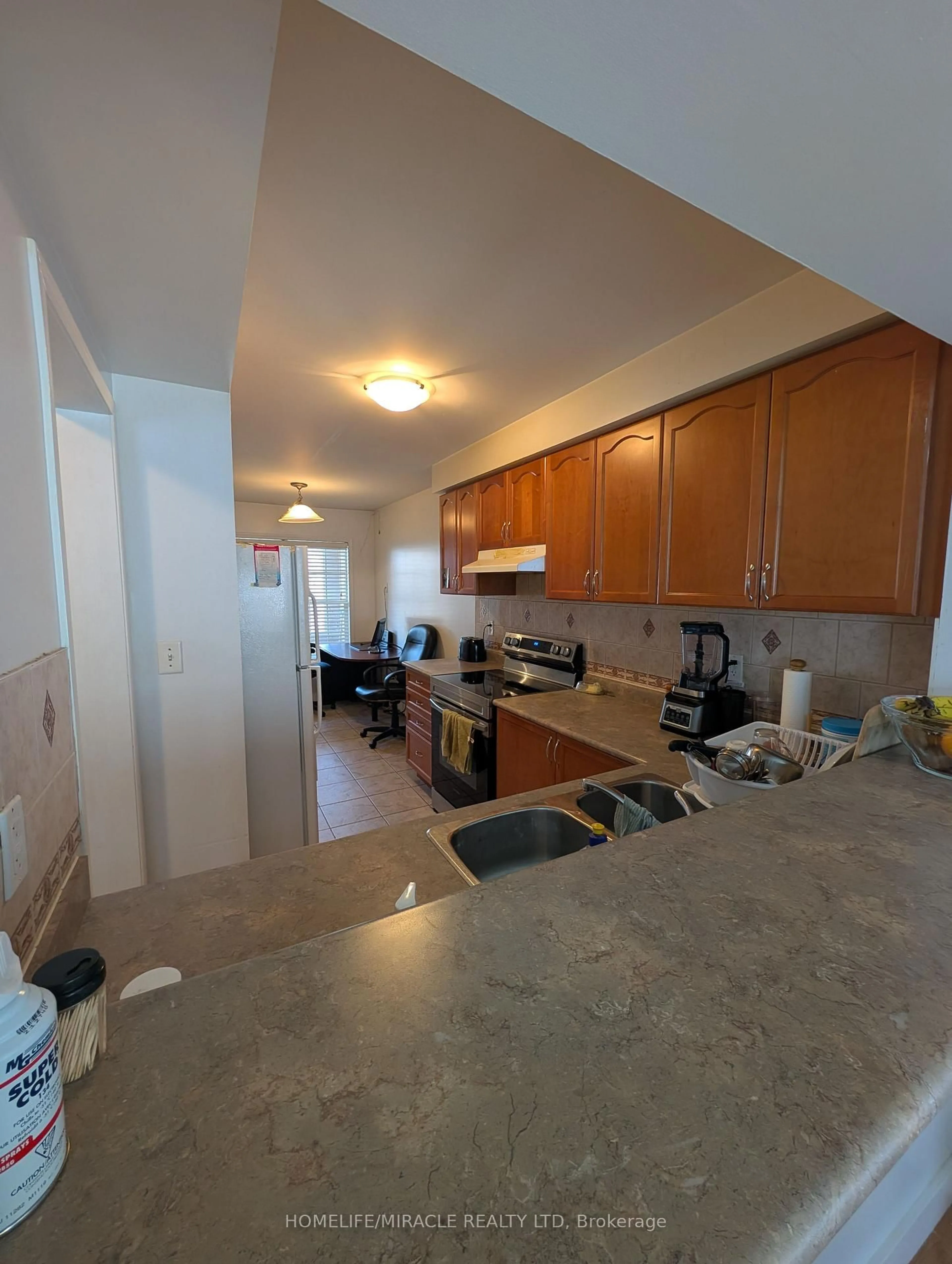 Standard kitchen, unknown for 3115 Edgar Ave, Burlington Ontario L7M 0A6