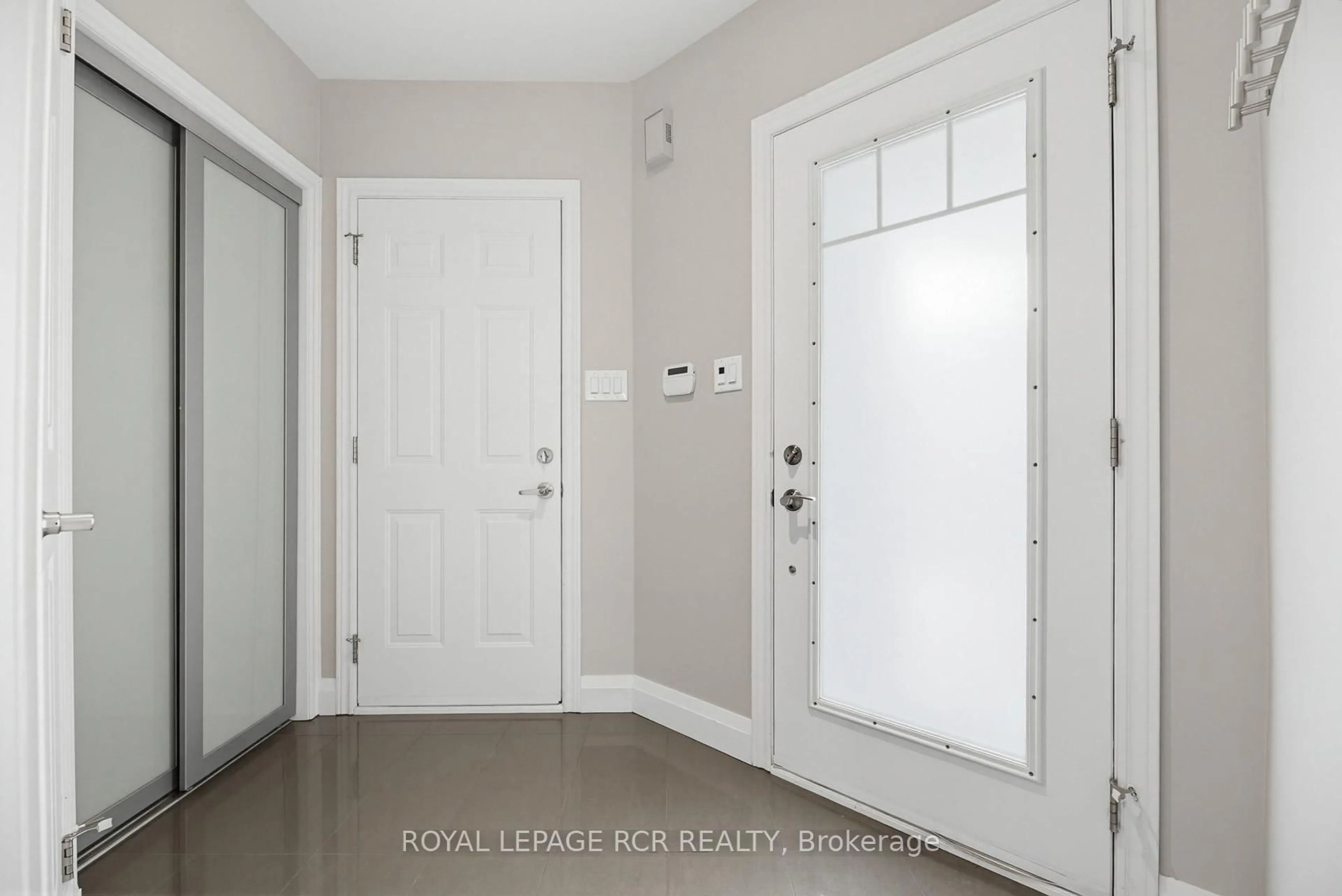 Indoor entryway for 42 Archbury Circ, Caledon Ontario L7E 2H7