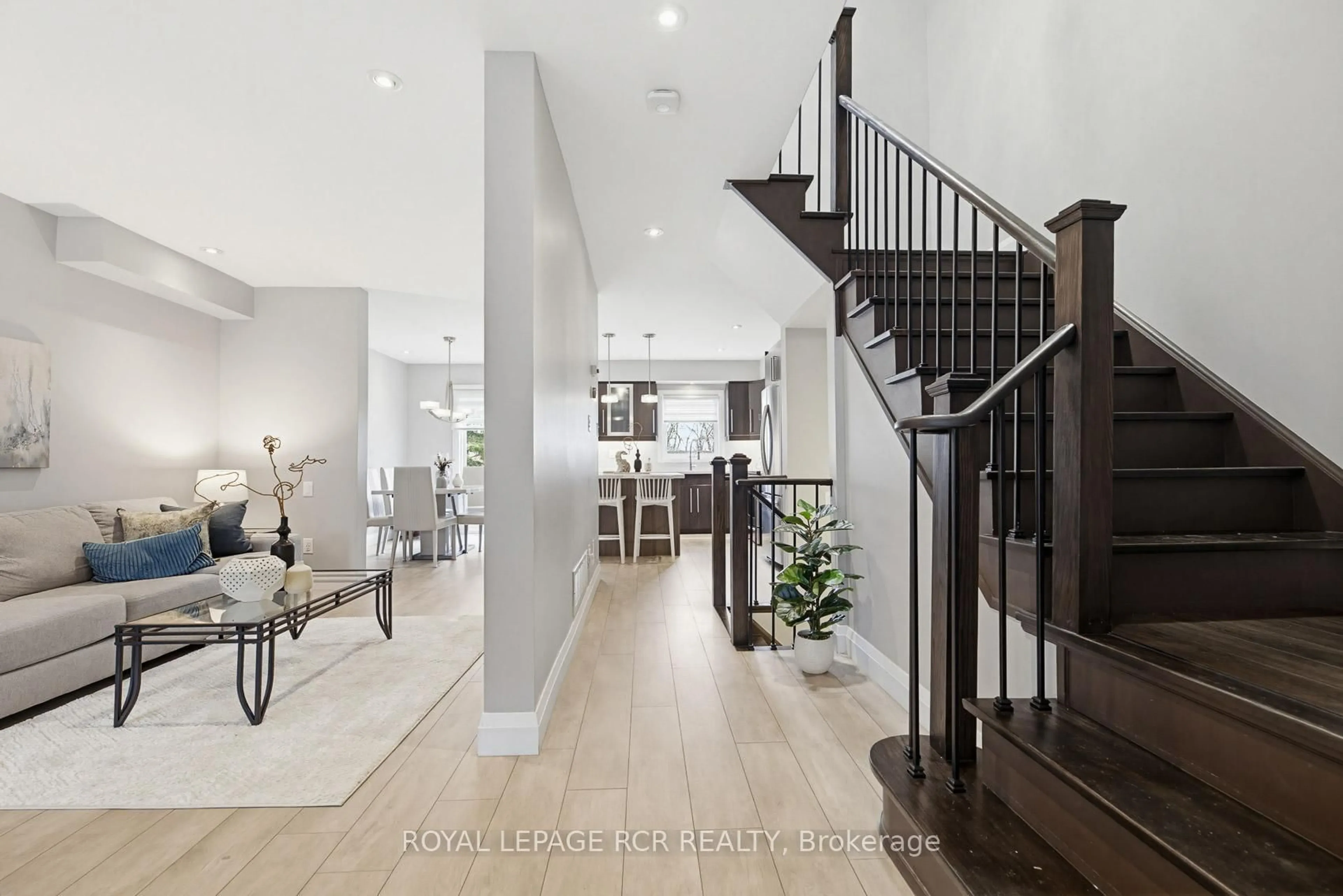 Indoor entryway for 42 Archbury Circ, Caledon Ontario L7E 2H7