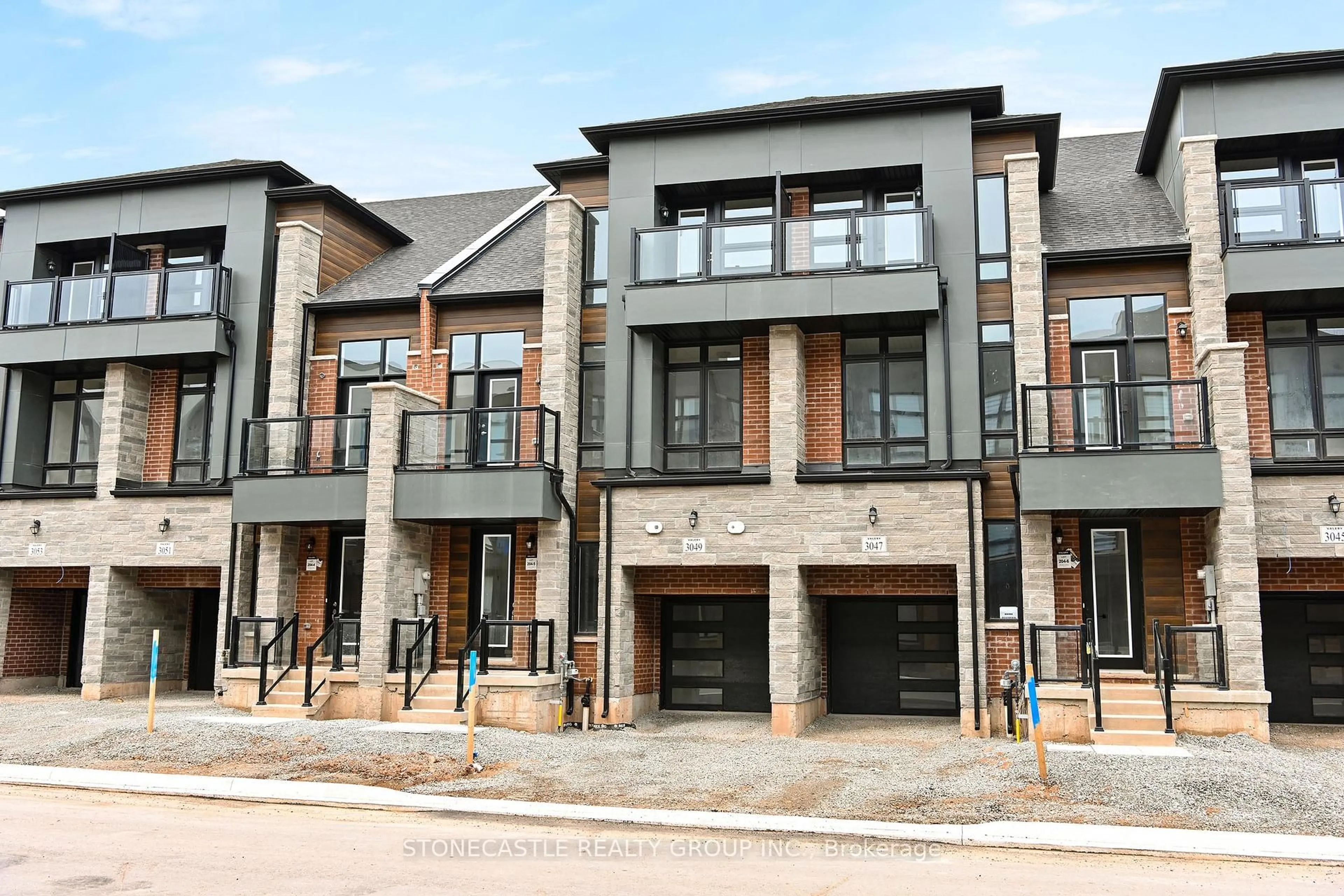 Home with brick exterior material, street for 3049 Perkins Way, Oakville Ontario L6H 7Y6