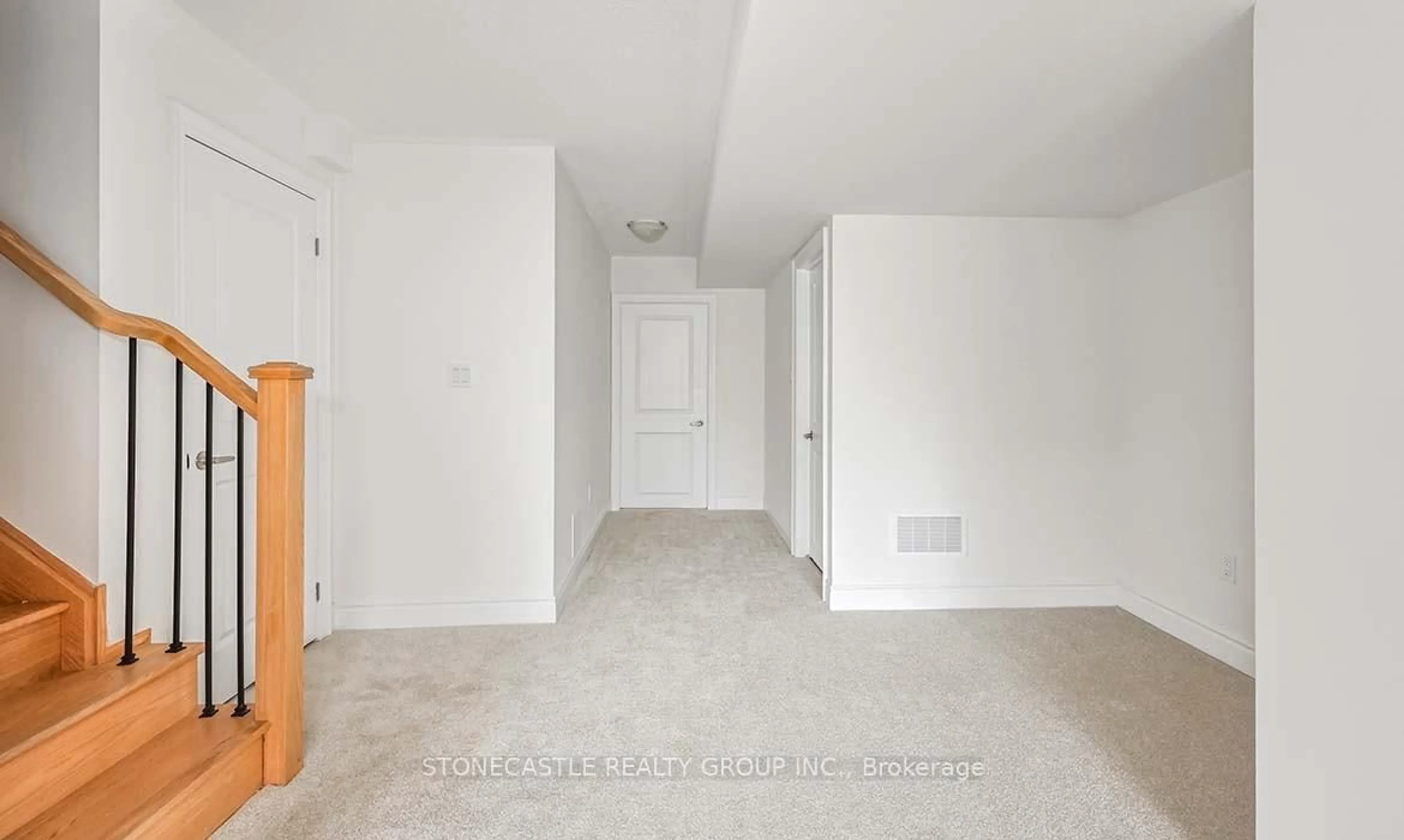 A pic of a room for 3049 Perkins Way, Oakville Ontario L6H 7Y6