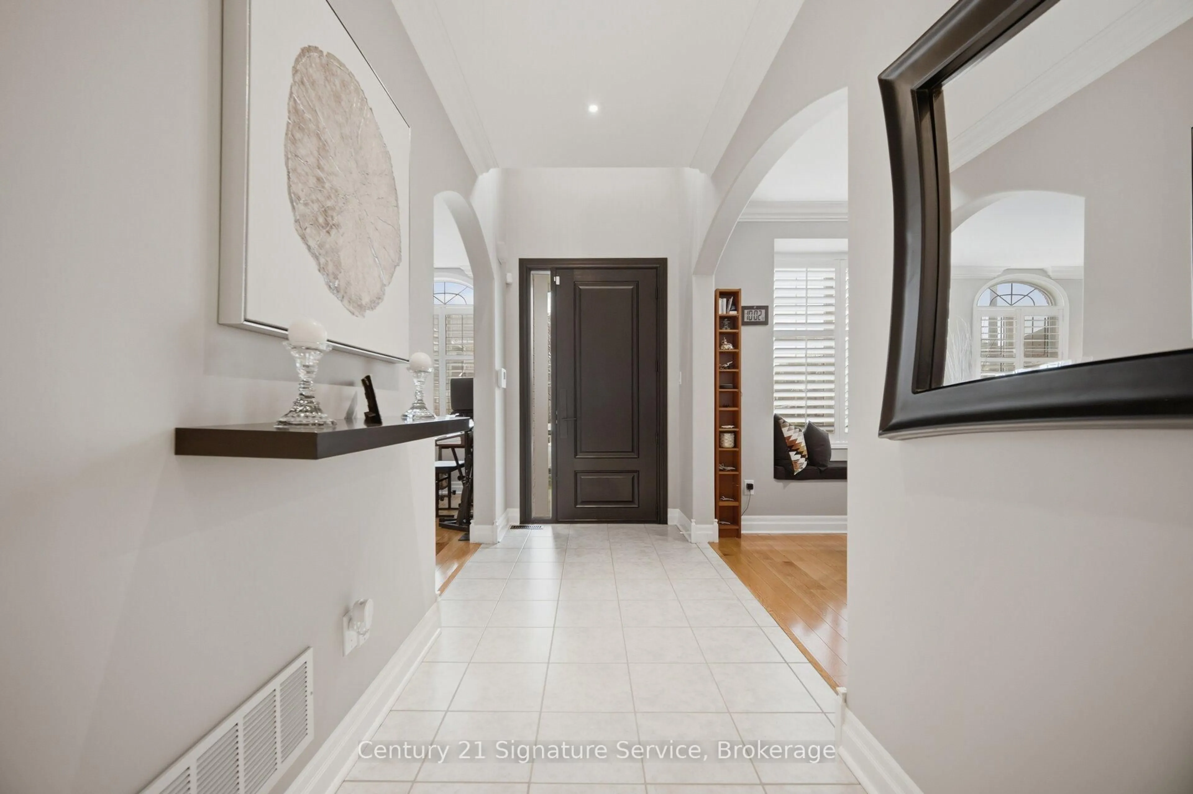 Indoor entryway for 1430 Hearst Blvd, Milton Ontario L9T 6M6