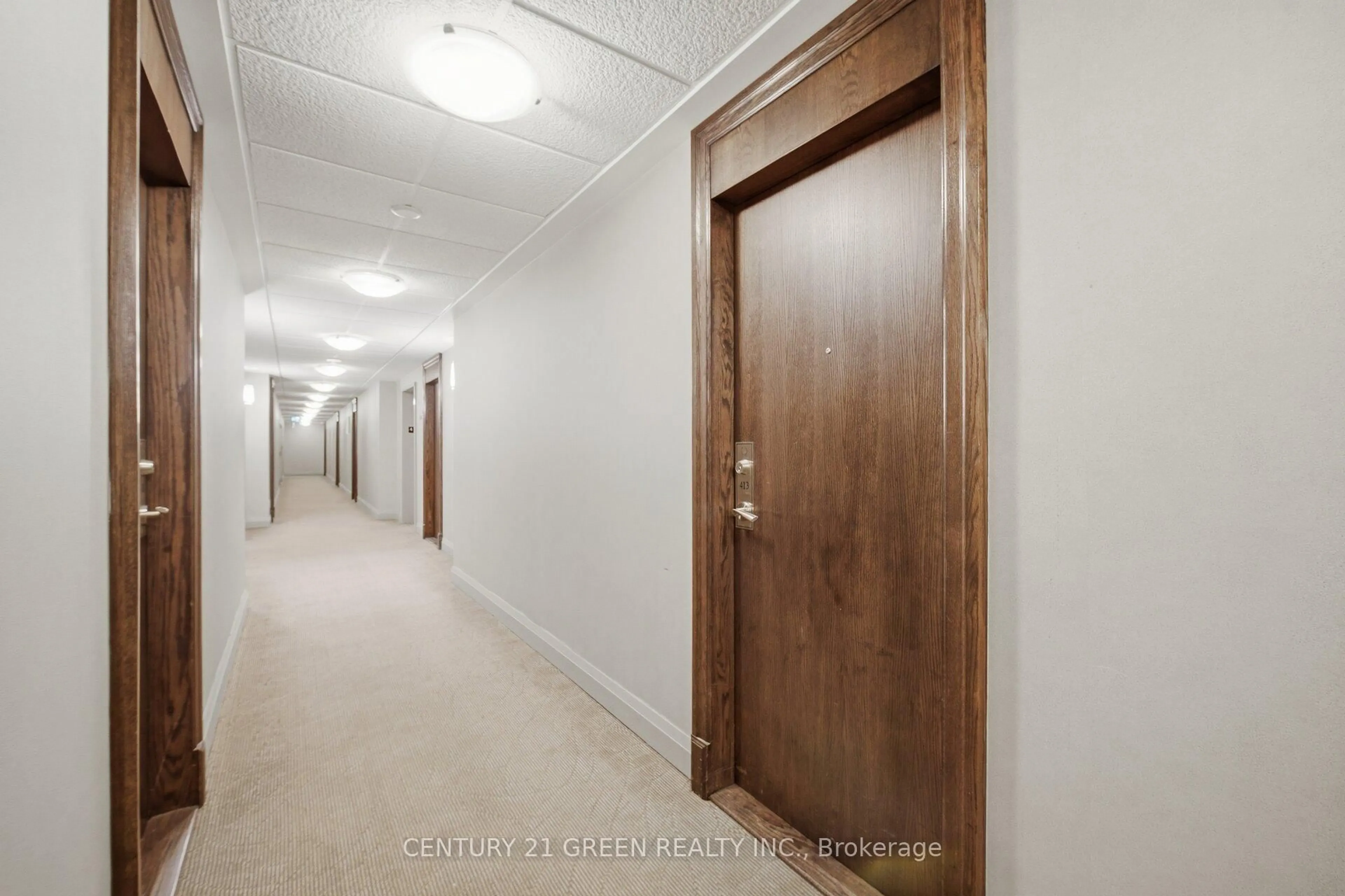 Indoor foyer for 1 Michael Power Pl #413, Toronto Ontario M9A 0A1