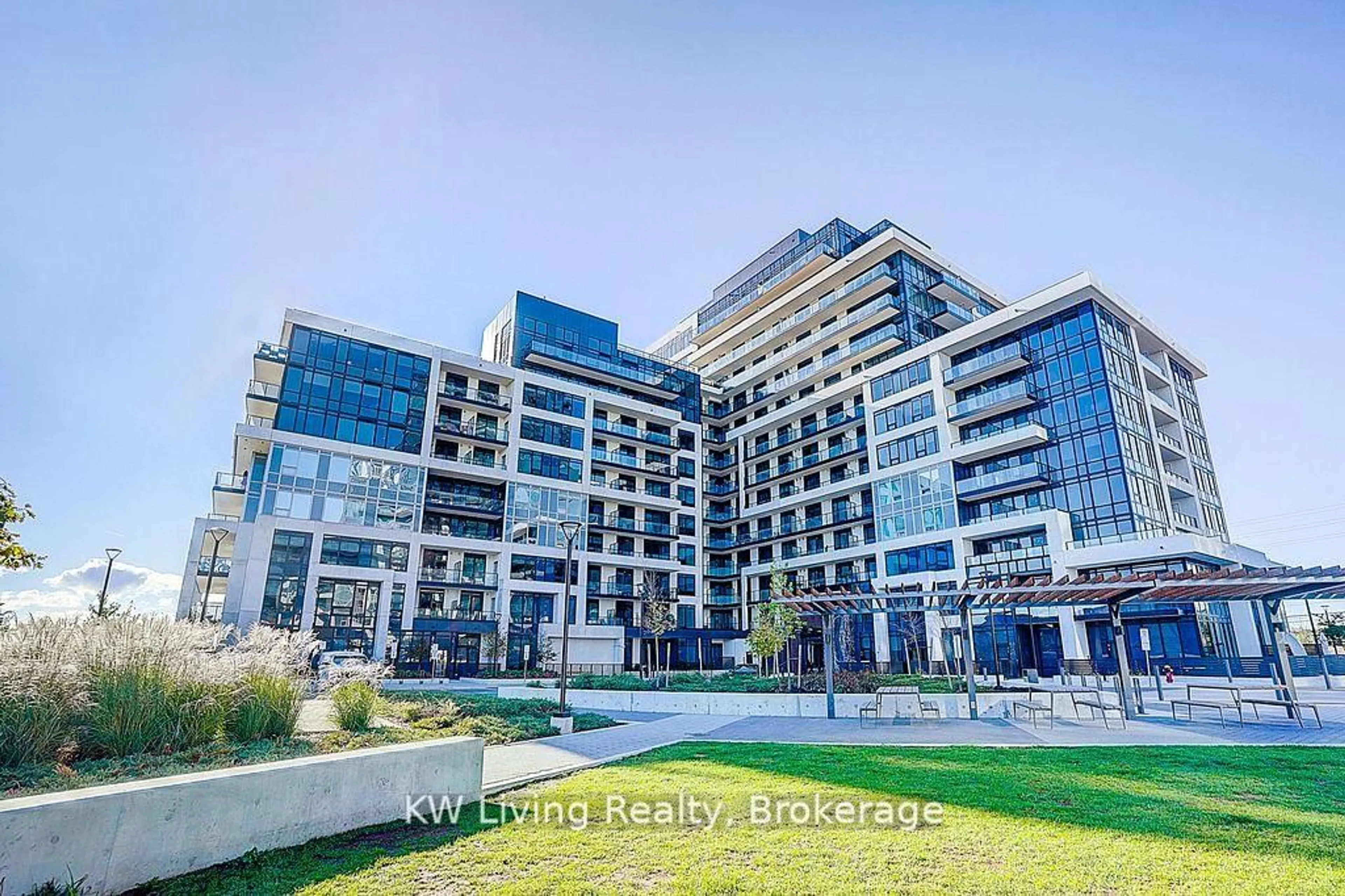 Indoor foyer for 3200 William Coltson Ave #724, Oakville Ontario L6H 7X9