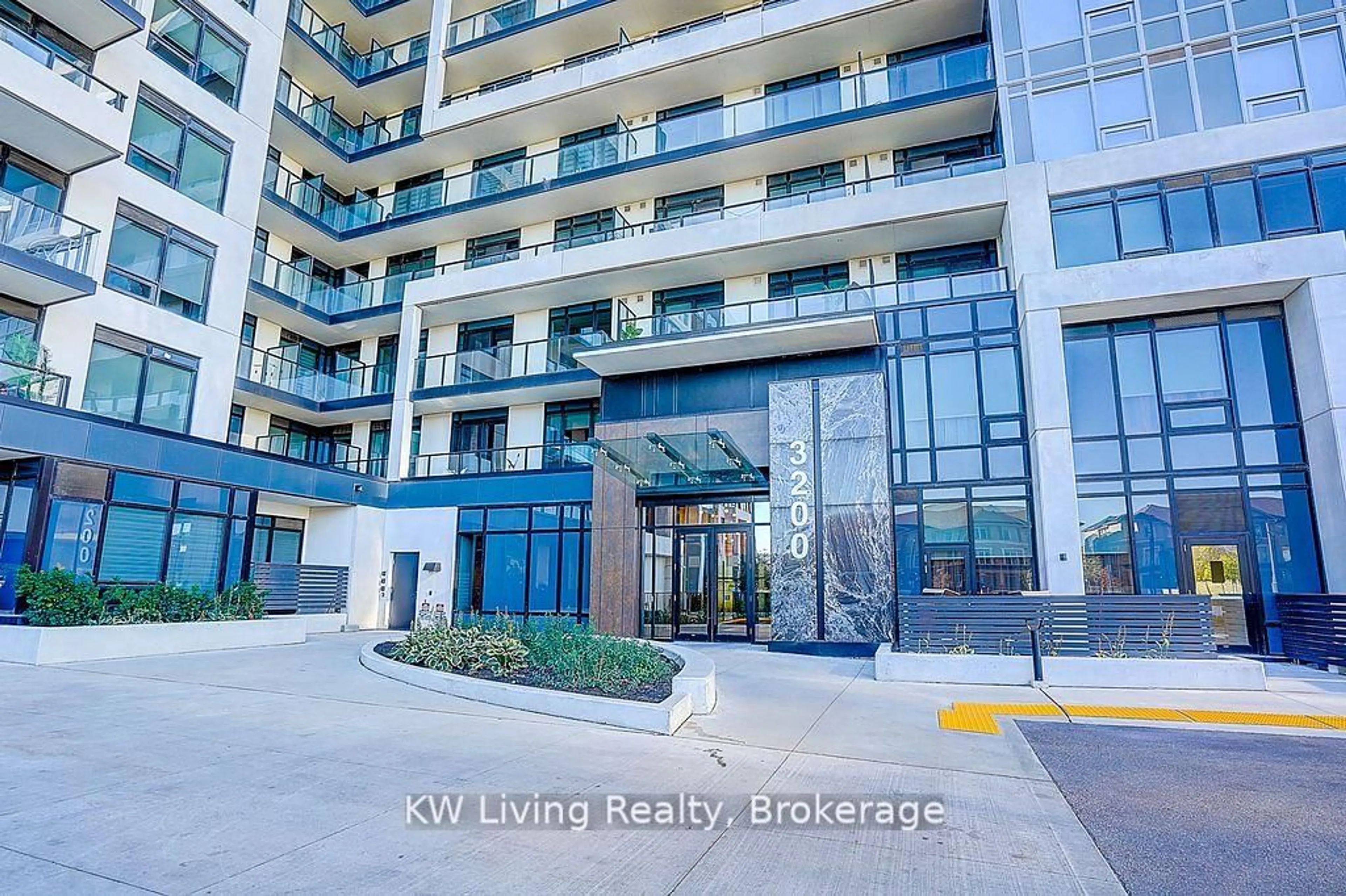 Indoor foyer for 3200 William Coltson Ave #724, Oakville Ontario L6H 7X9