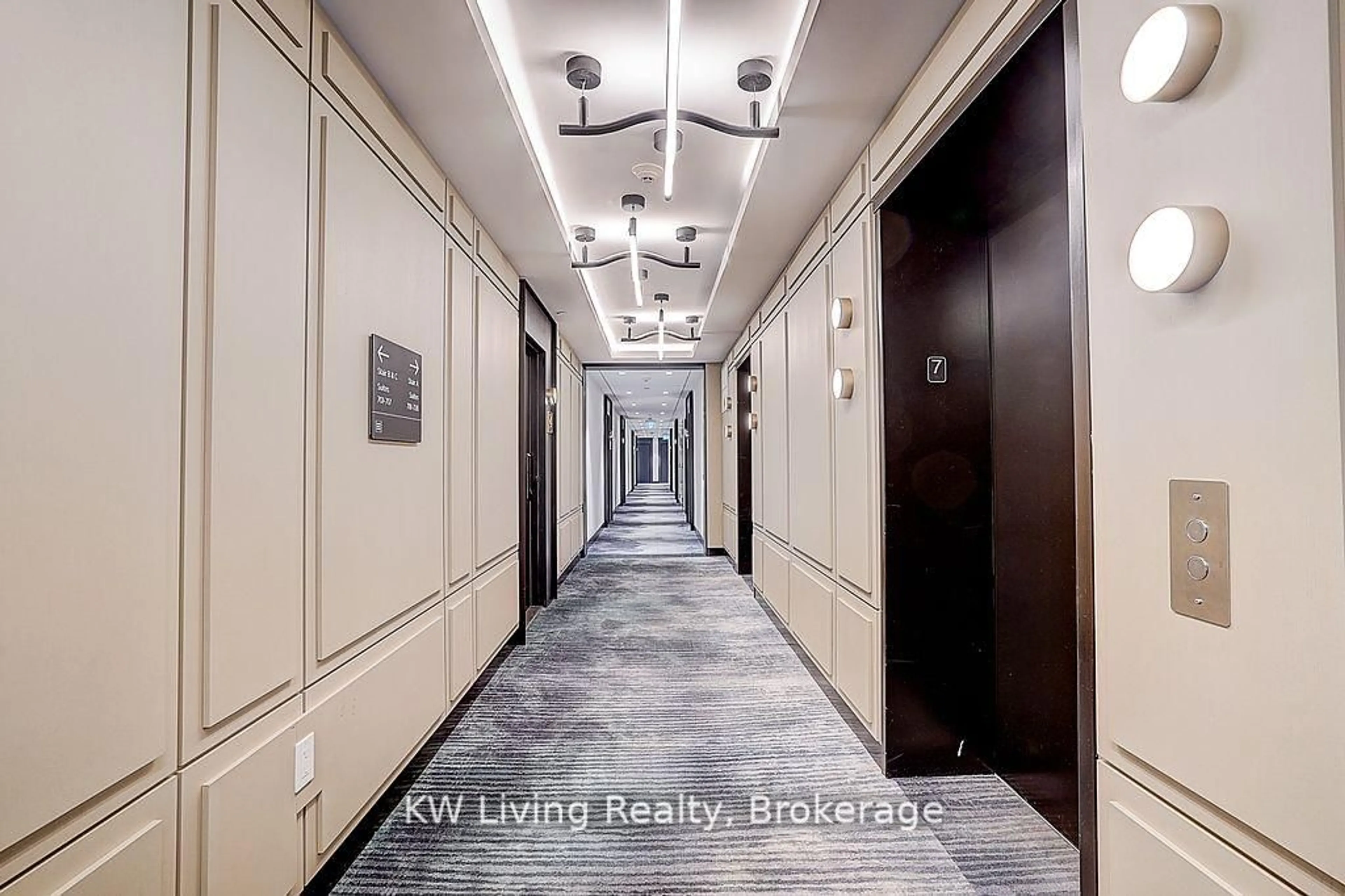 Indoor foyer for 3200 William Coltson Ave #724, Oakville Ontario L6H 7X9