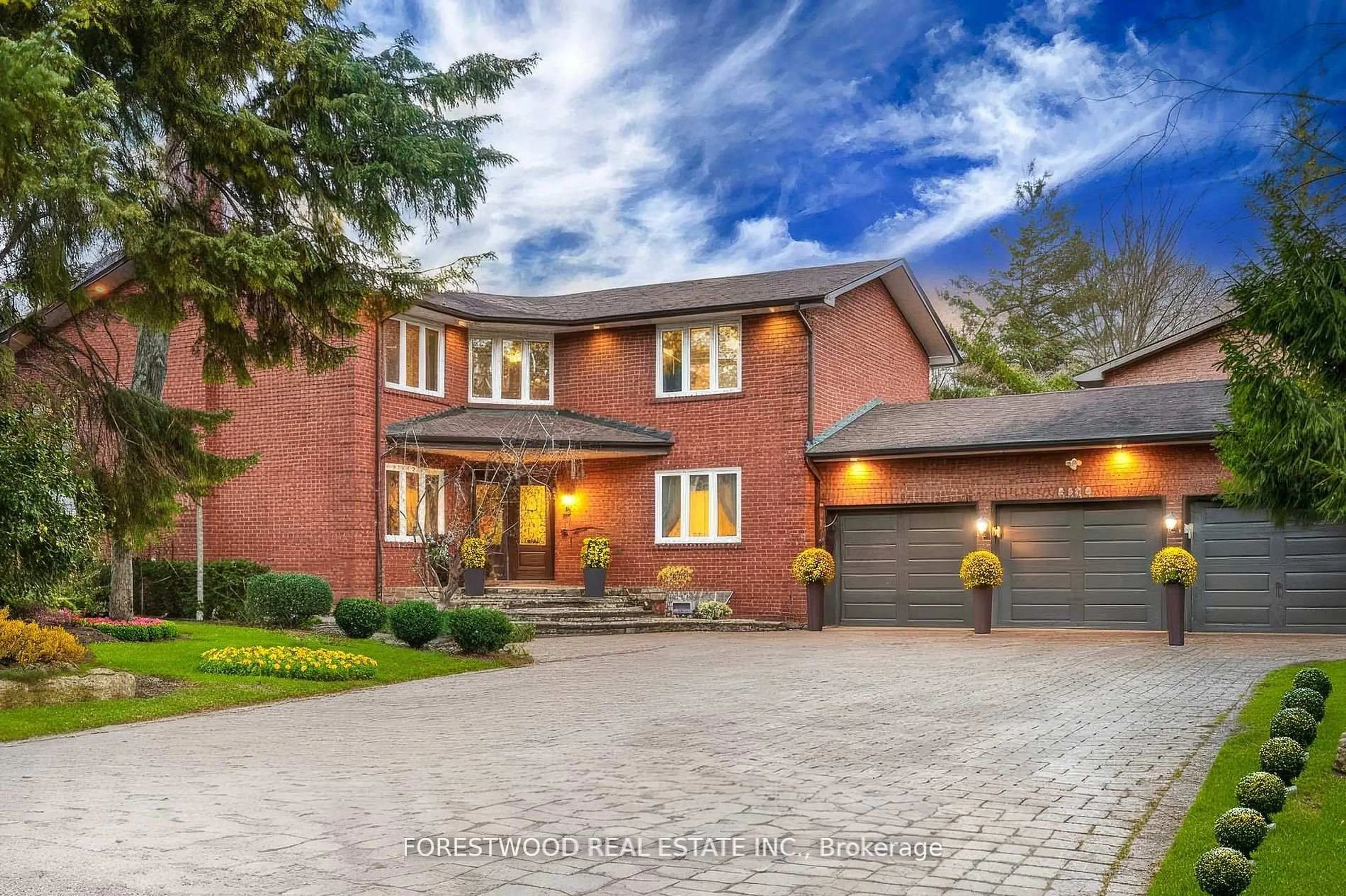 Home with brick exterior material, street for 2176 Autumn Breeze Dr, Mississauga Ontario L5B 1R4