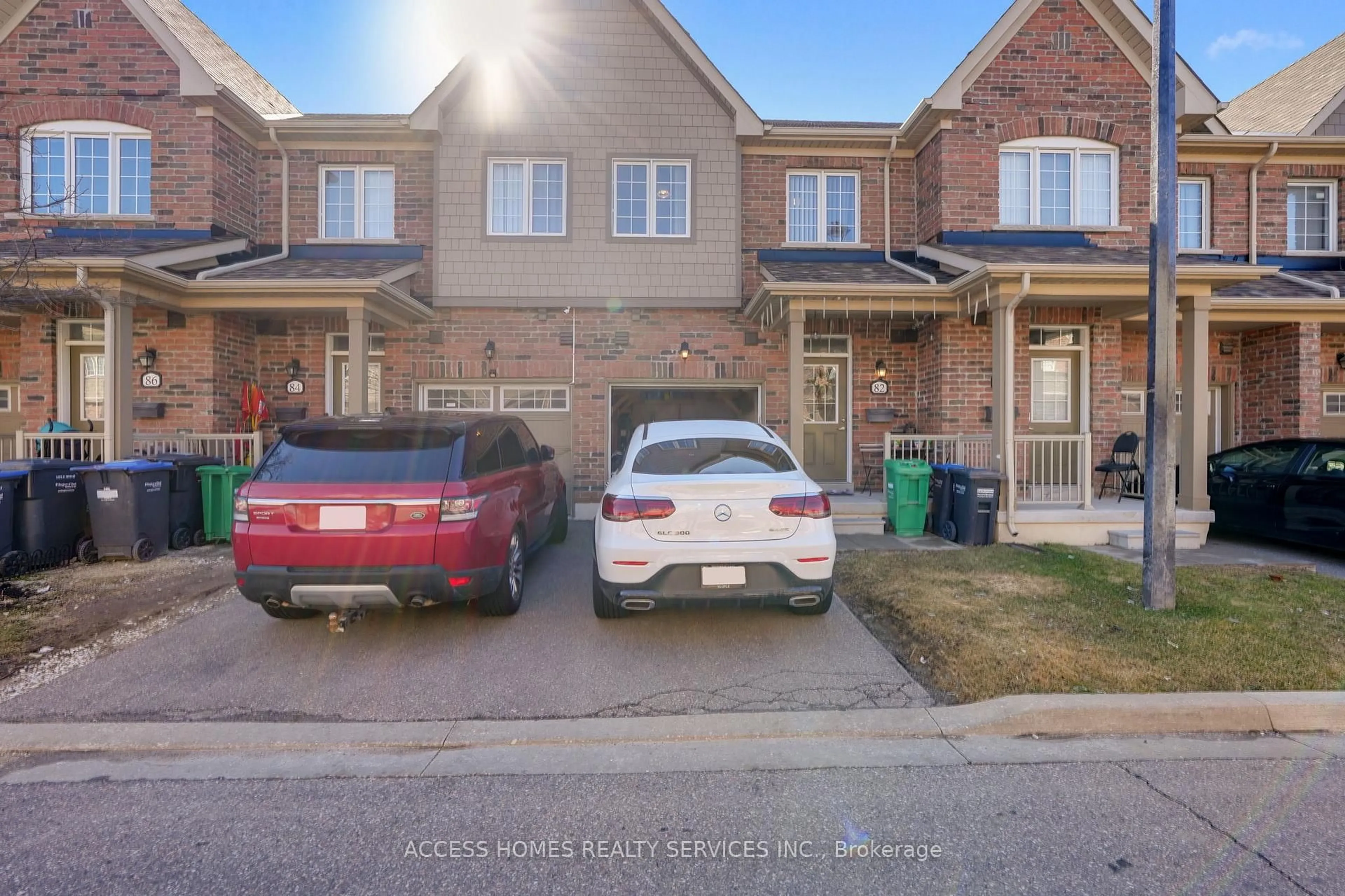A pic from outside/outdoor area/front of a property/back of a property/a pic from drone, street for 82 Utopia Way #82U, Brampton Ontario L6P 4A5