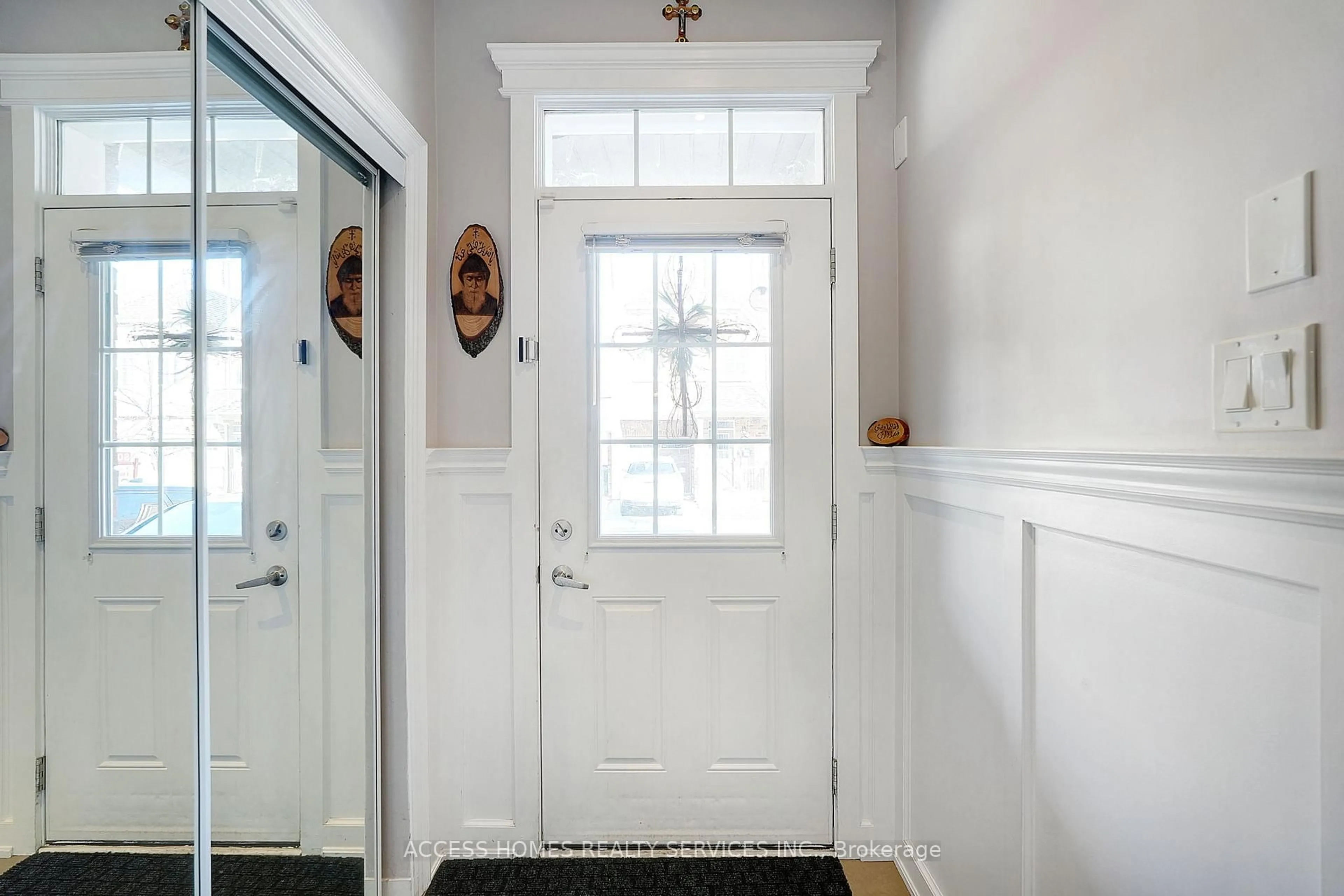 Indoor entryway for 82 Utopia Way #82U, Brampton Ontario L6P 4A5