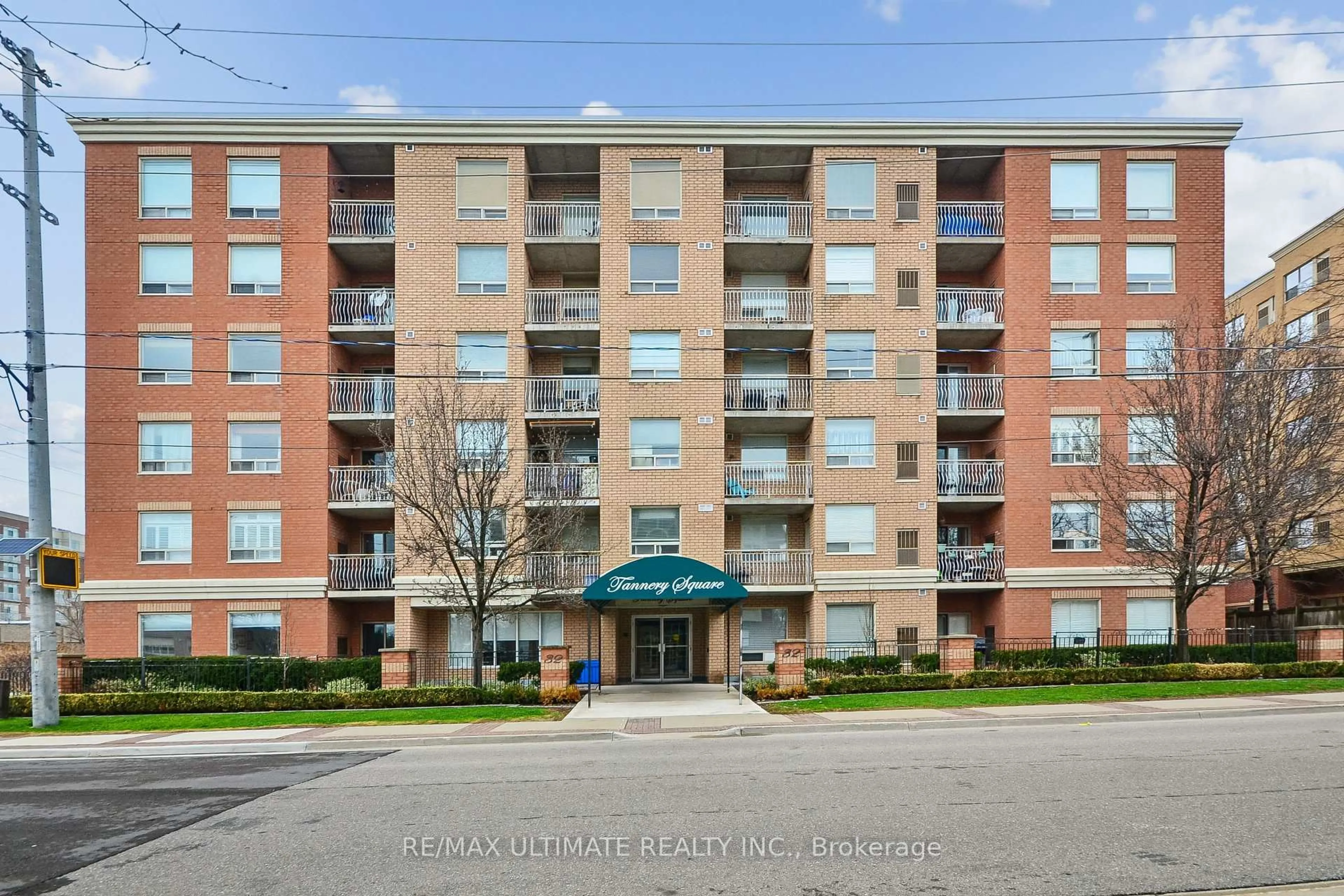 Unknown for 32 Tannery St #405, Mississauga Ontario L5M 6T6