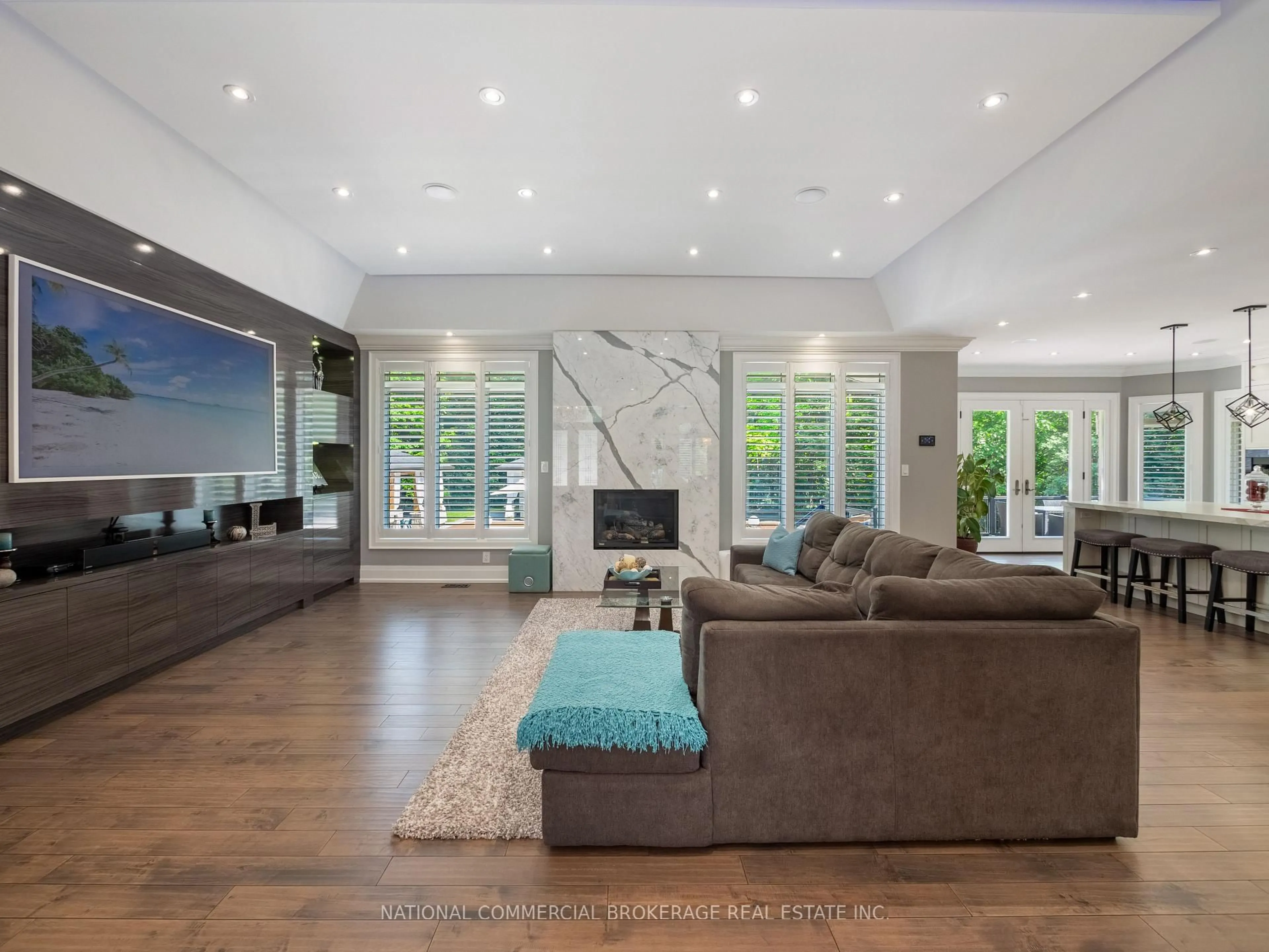 Living room with furniture, unknown for 10088 Old Pine Crest Rd, Halton Hills Ontario L0P 0A2