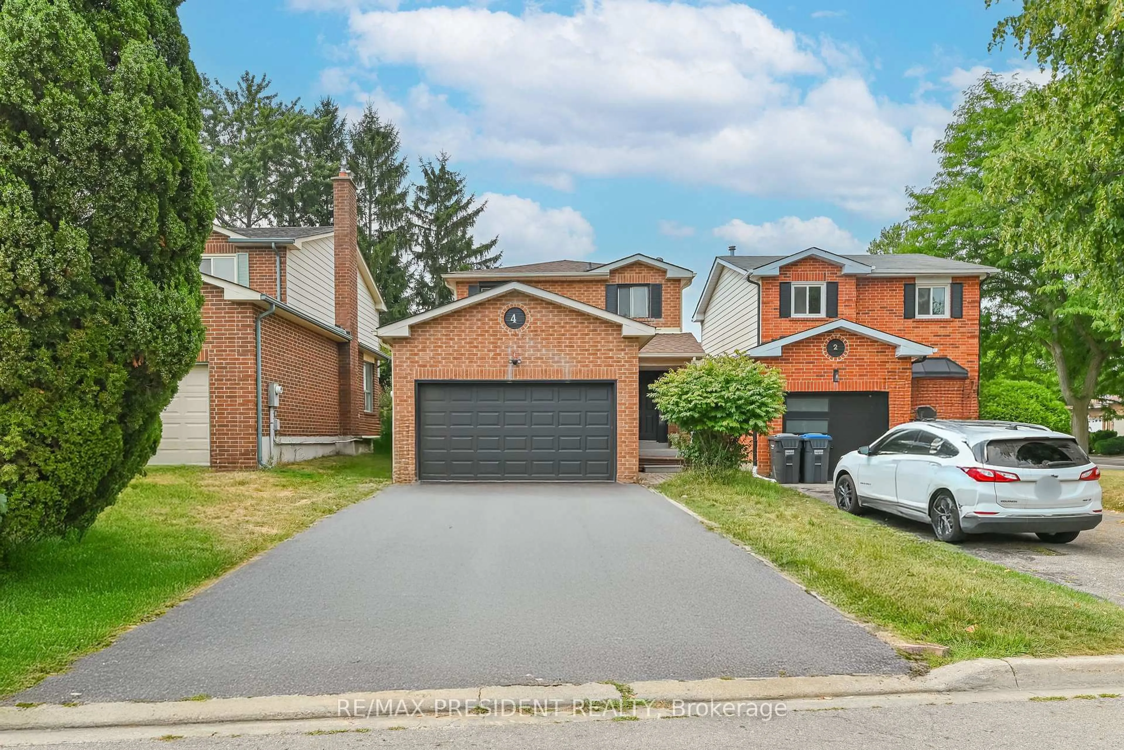 Home with brick exterior material, street for 4 Lawnview Crt, Brampton Ontario L7G 1T4