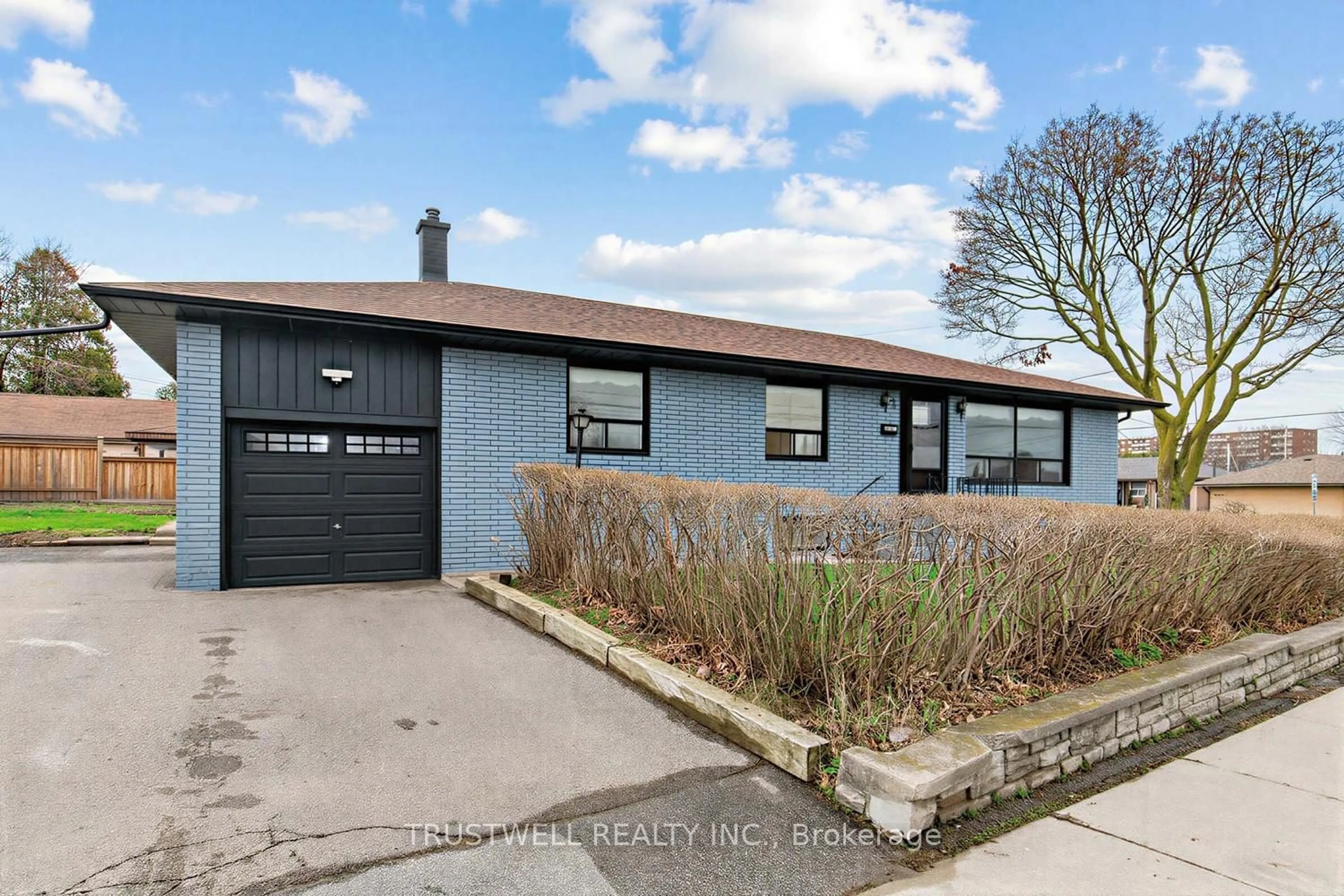 Home with vinyl exterior material, street for 2 Del Ria Rd, Toronto Ontario M6L 1M1