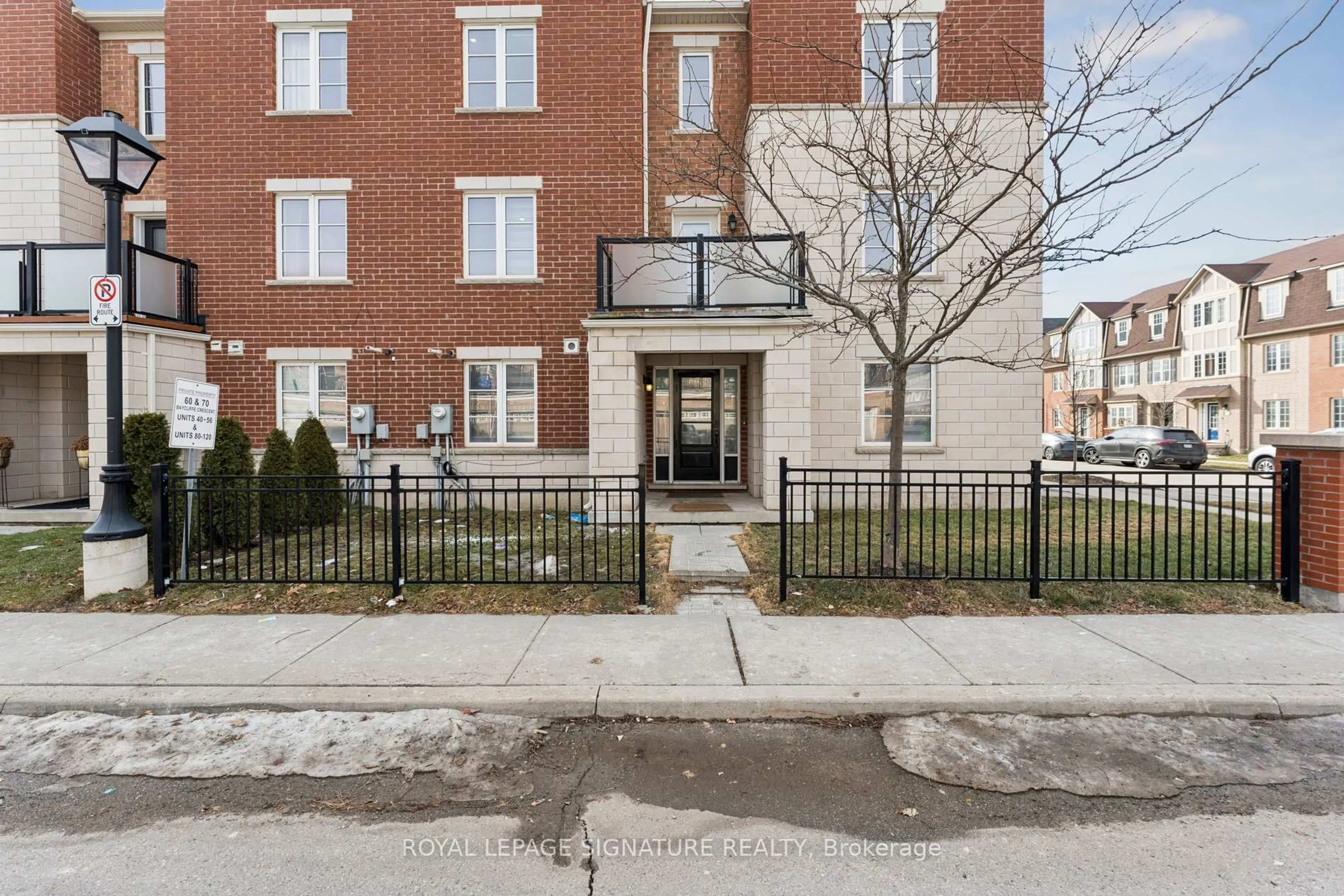 Unknown for 122 Baycliffe Cres, Brampton Ontario L7A 3Y7