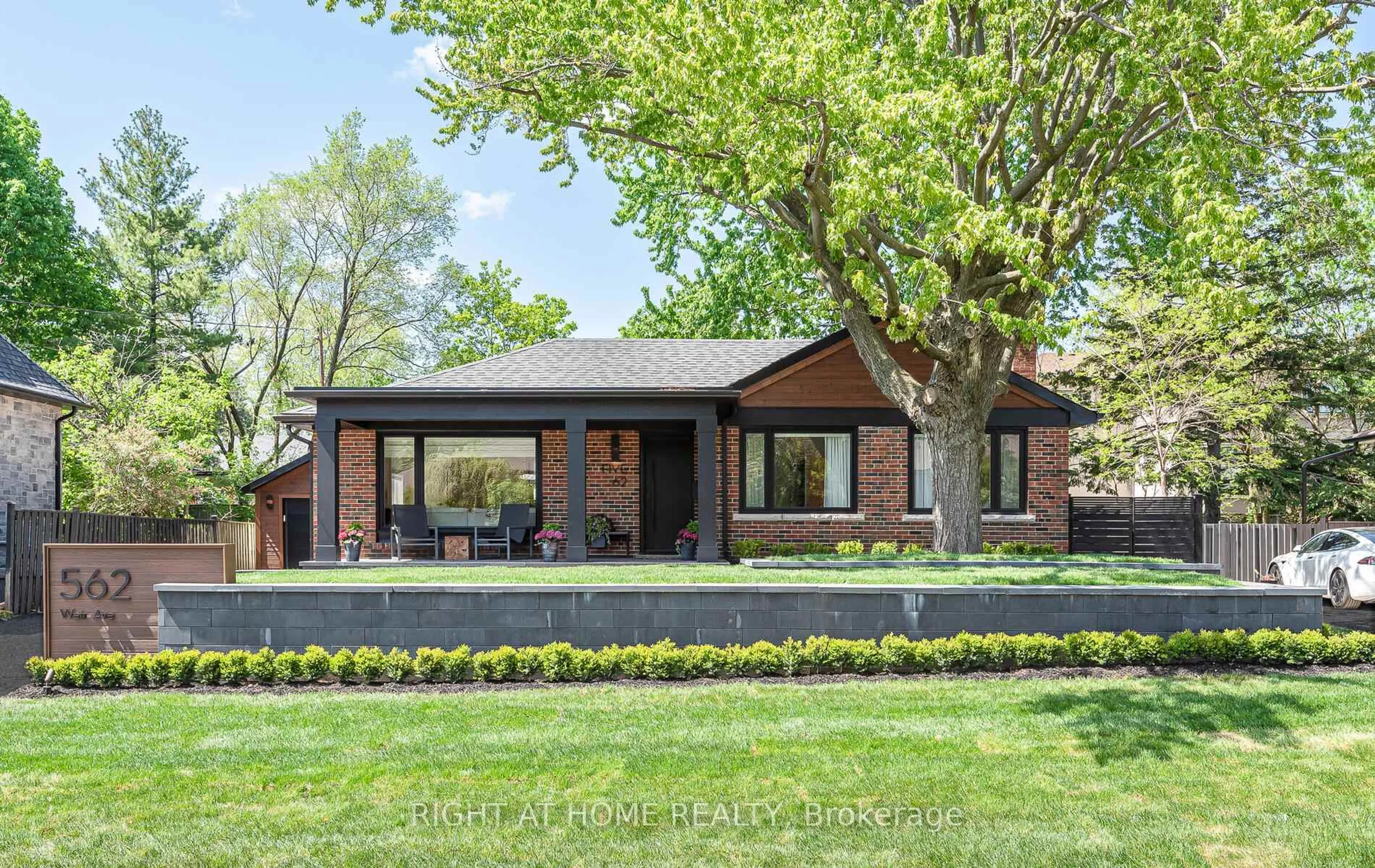 Home with brick exterior material, street for 562 Weir Ave, Oakville Ontario L6L 4X4