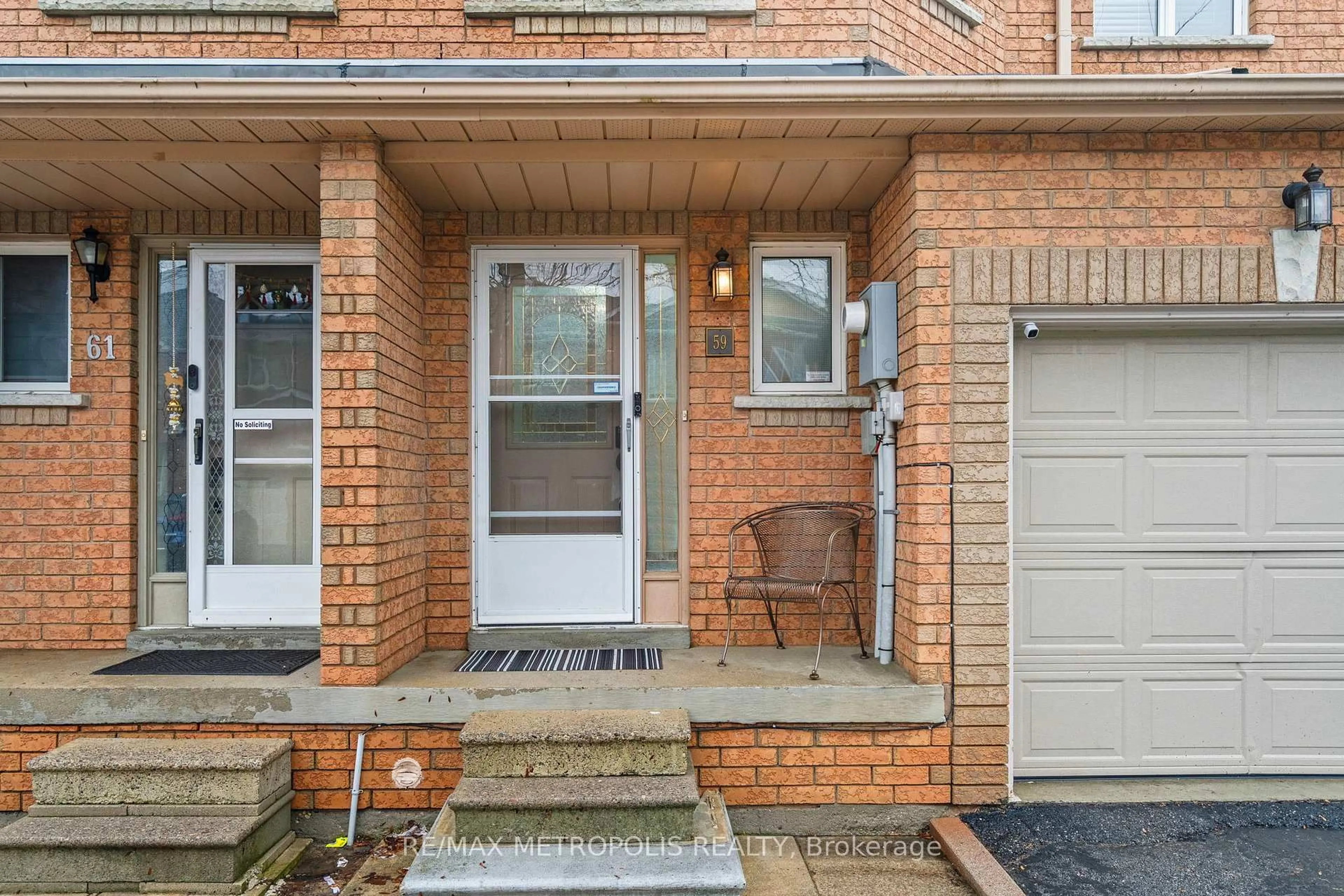 Home with brick exterior material, street for 200 Cresthaven Rd #59, Brampton Ontario L7A 1J5