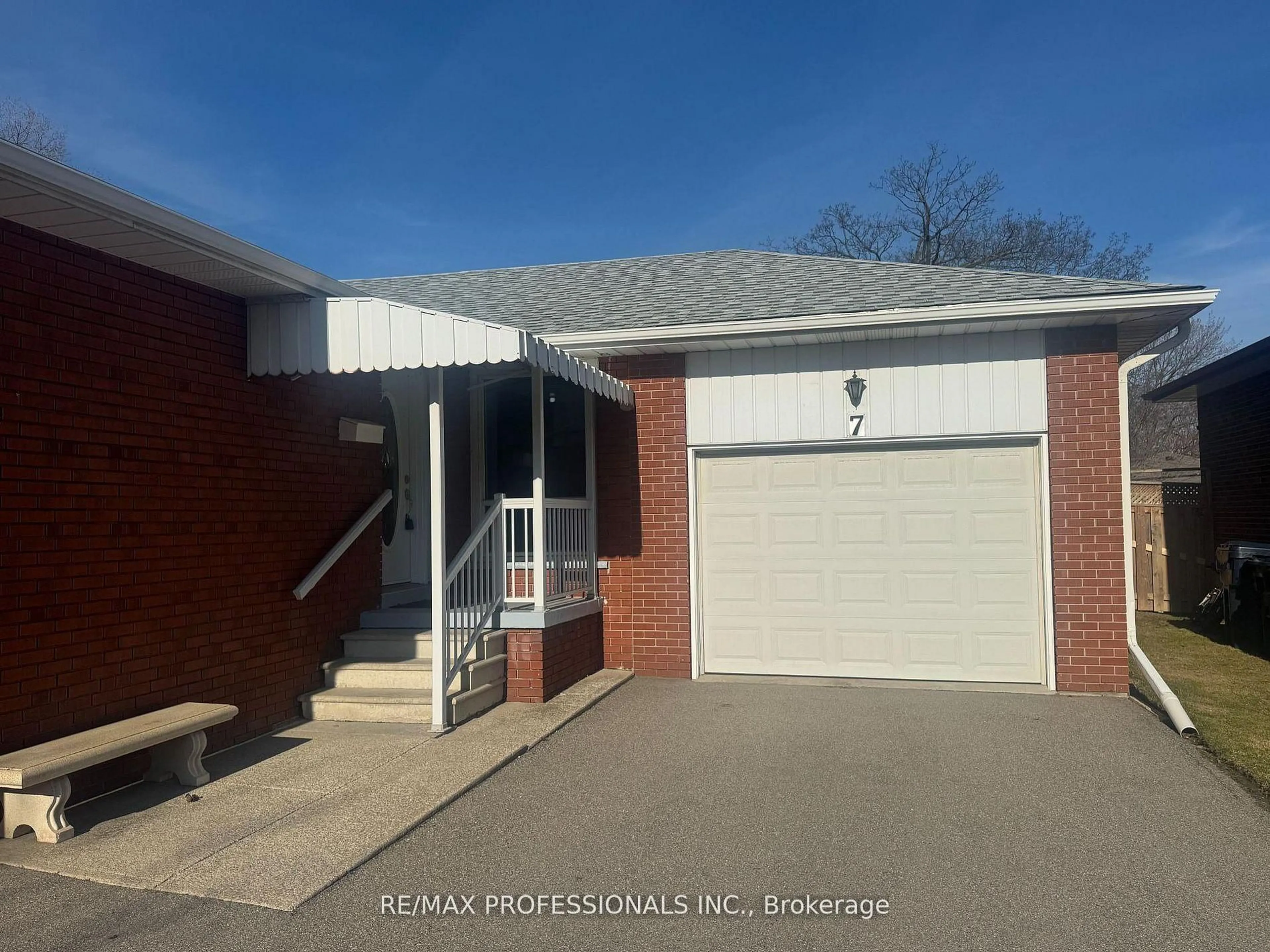 Unknown for 7 Pettit Dr, Toronto Ontario M9R 2W6