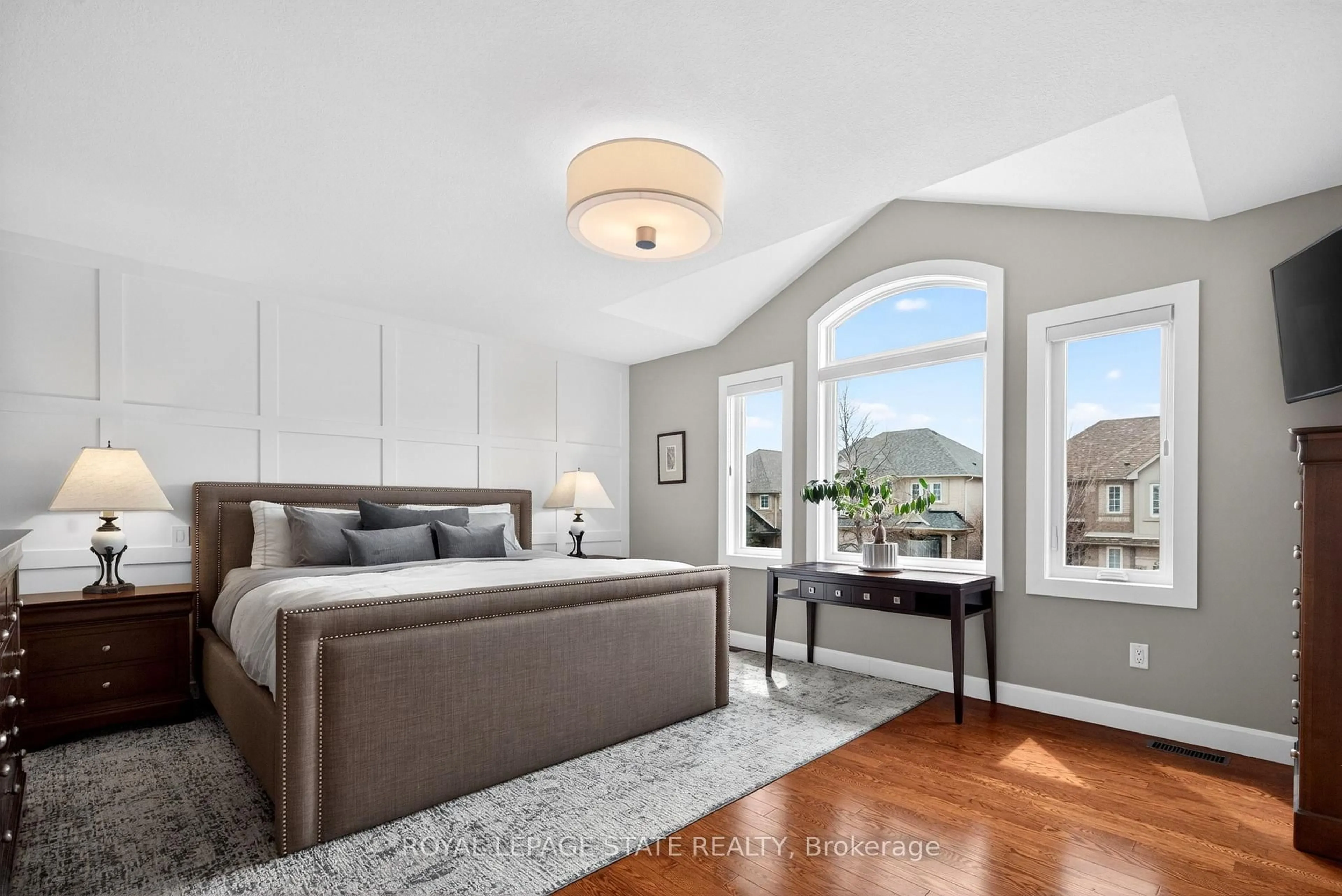 Bedroom with bed, unknown for 2261 Grouse Lane, Oakville Ontario L6M 3Z8