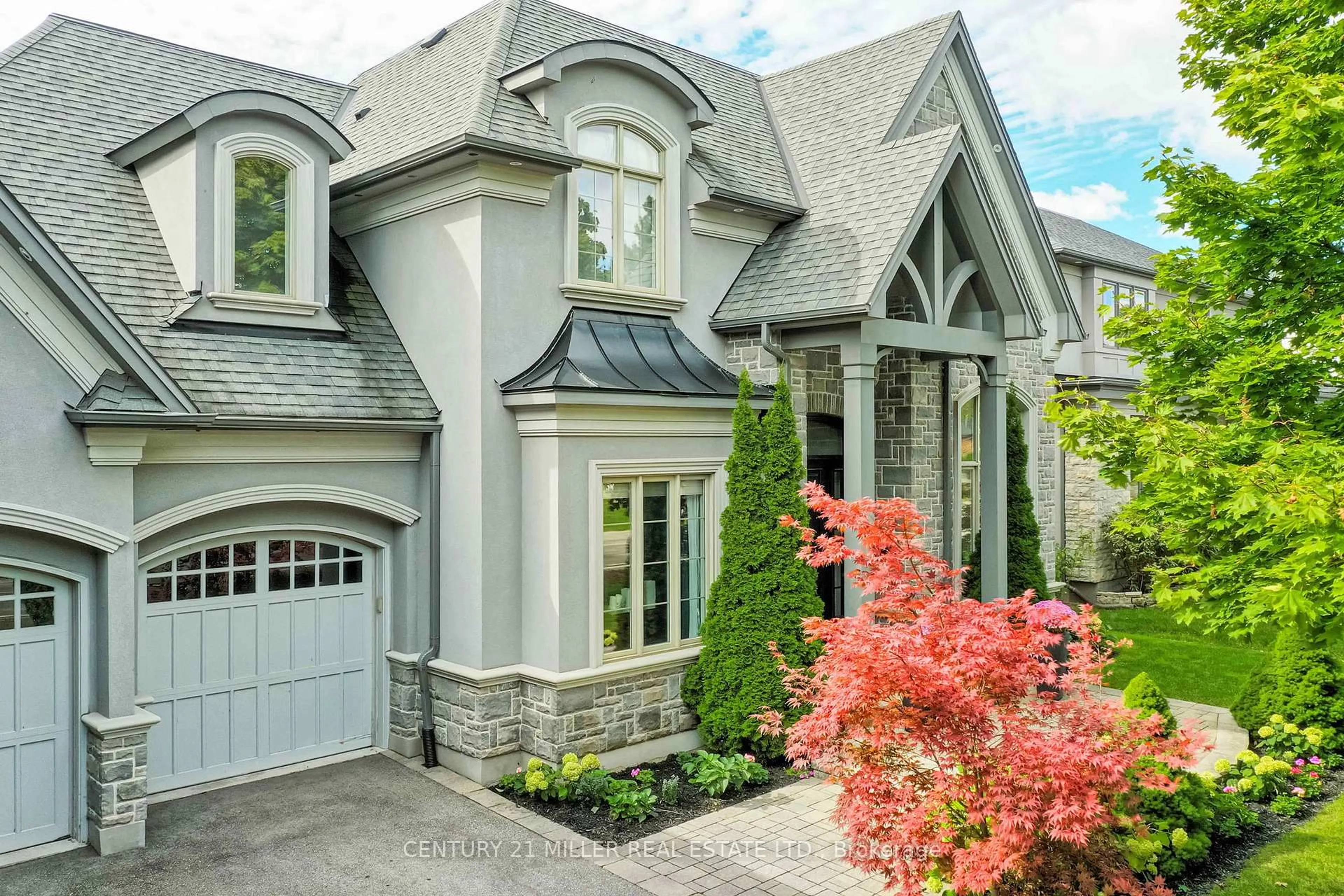 Home with brick exterior material, street for 594 Maplehurst Ave, Oakville Ontario L6L 4Z1